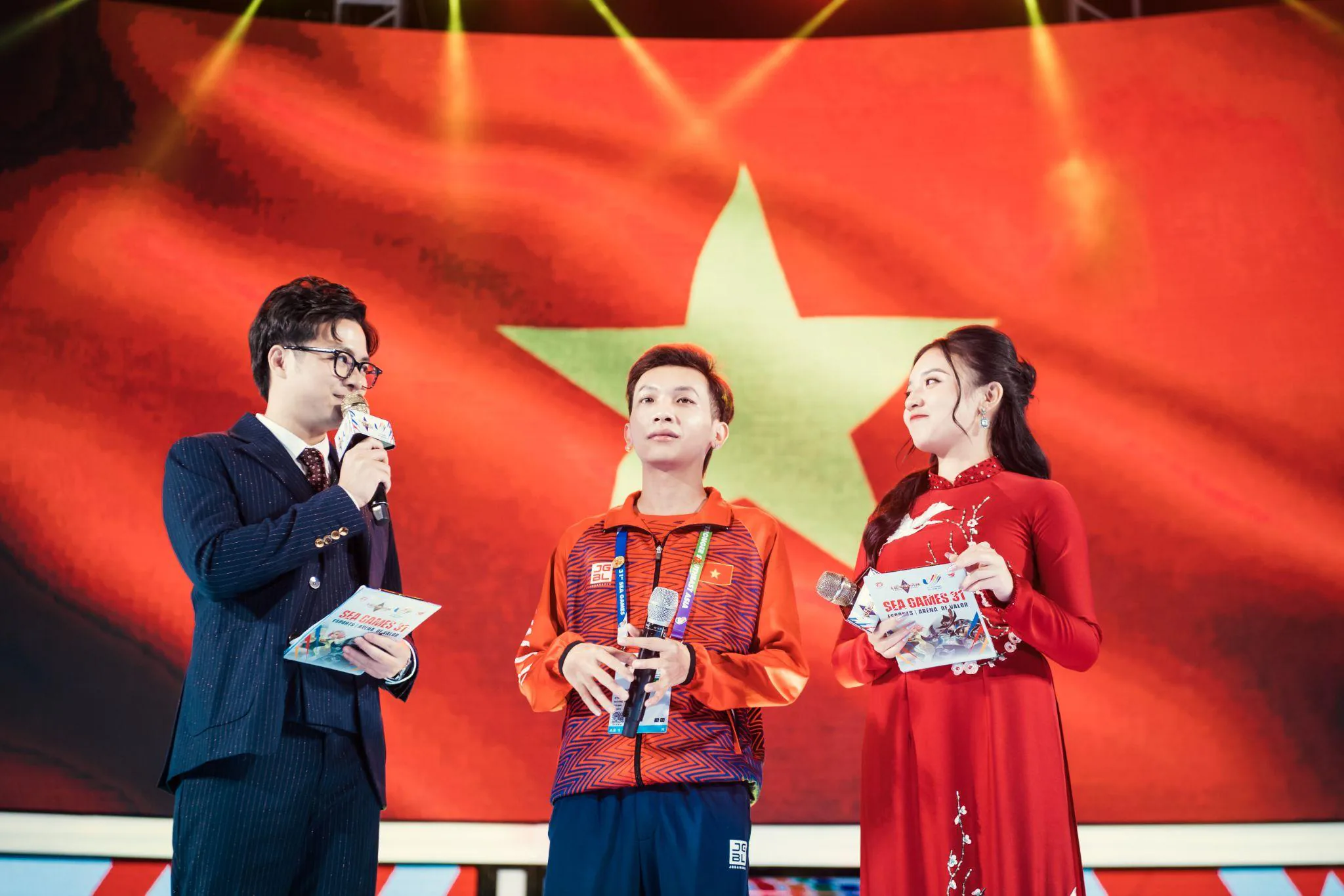 Ngày hội mở màn rộn ràng và mãn nhãn, khẳng định đẳng cấp số 1 của môn eSports quốc dân Liên Quân Mobile