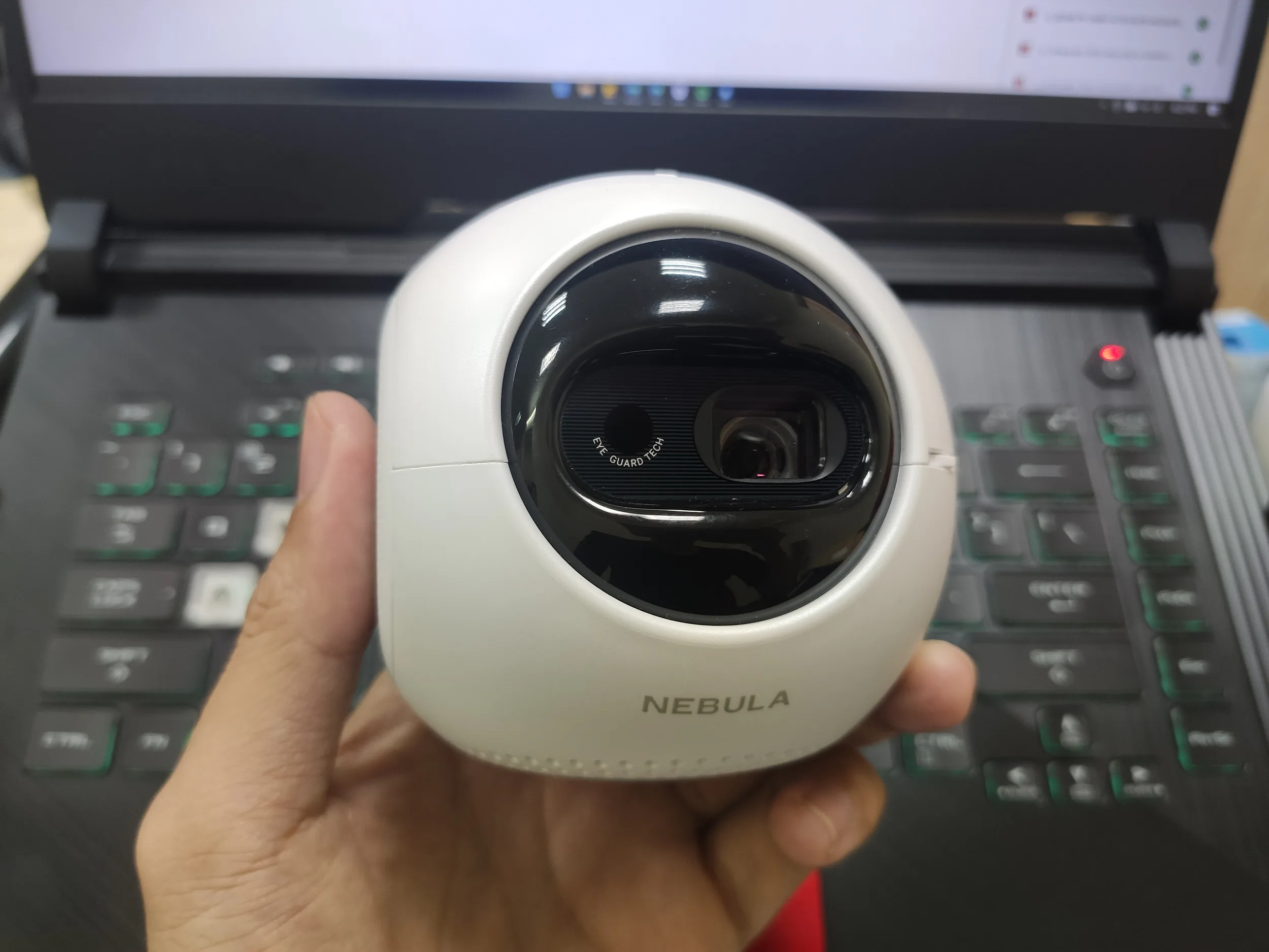 Anker ra mắt máy chiếu di động Nebula Astro, máy chiếu nhỏ gọn với bóng LED tuổi thọ 30,000 giờ
