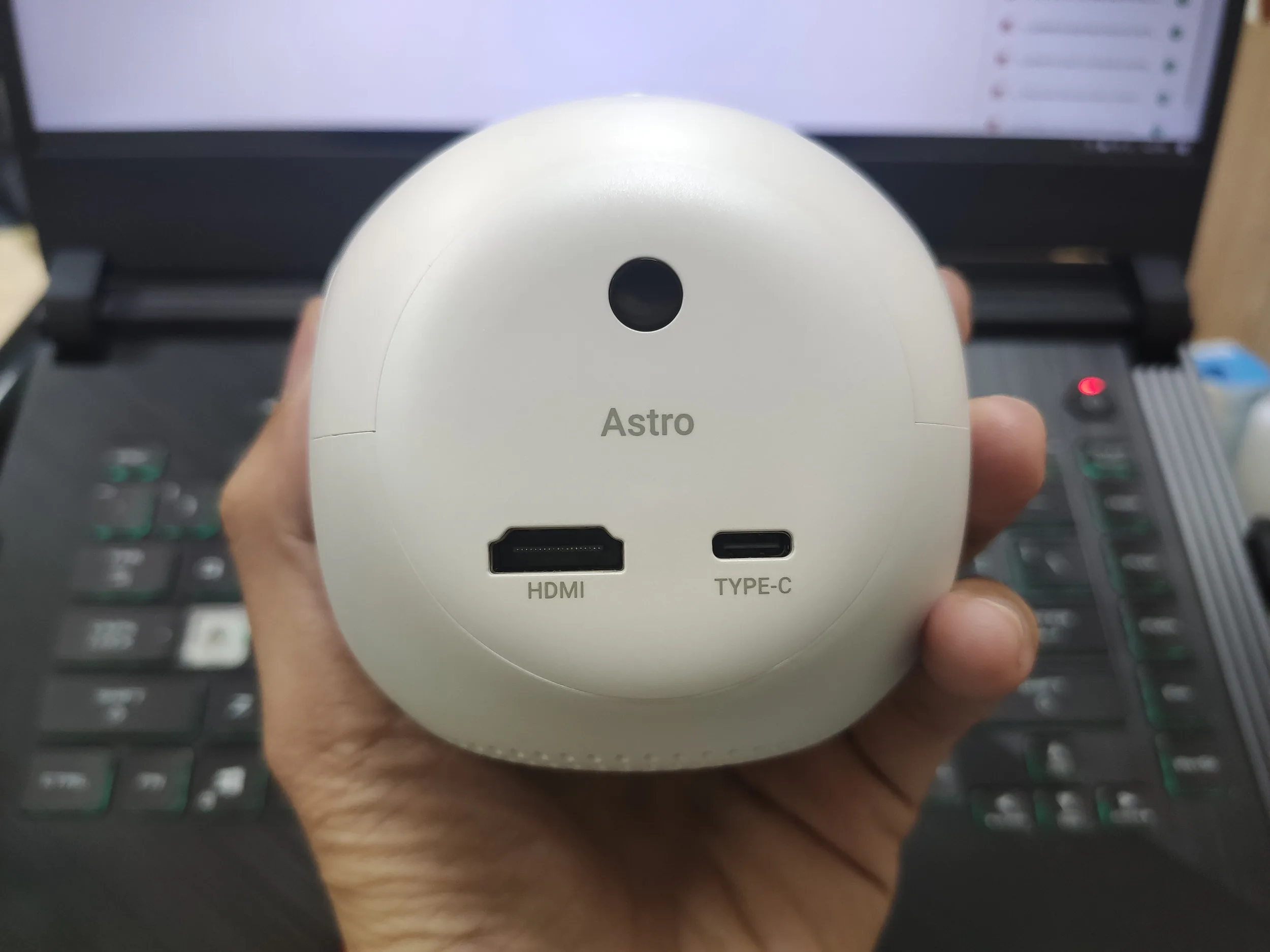 Anker ra mắt máy chiếu di động Nebula Astro, máy chiếu nhỏ gọn với bóng LED tuổi thọ 30,000 giờ