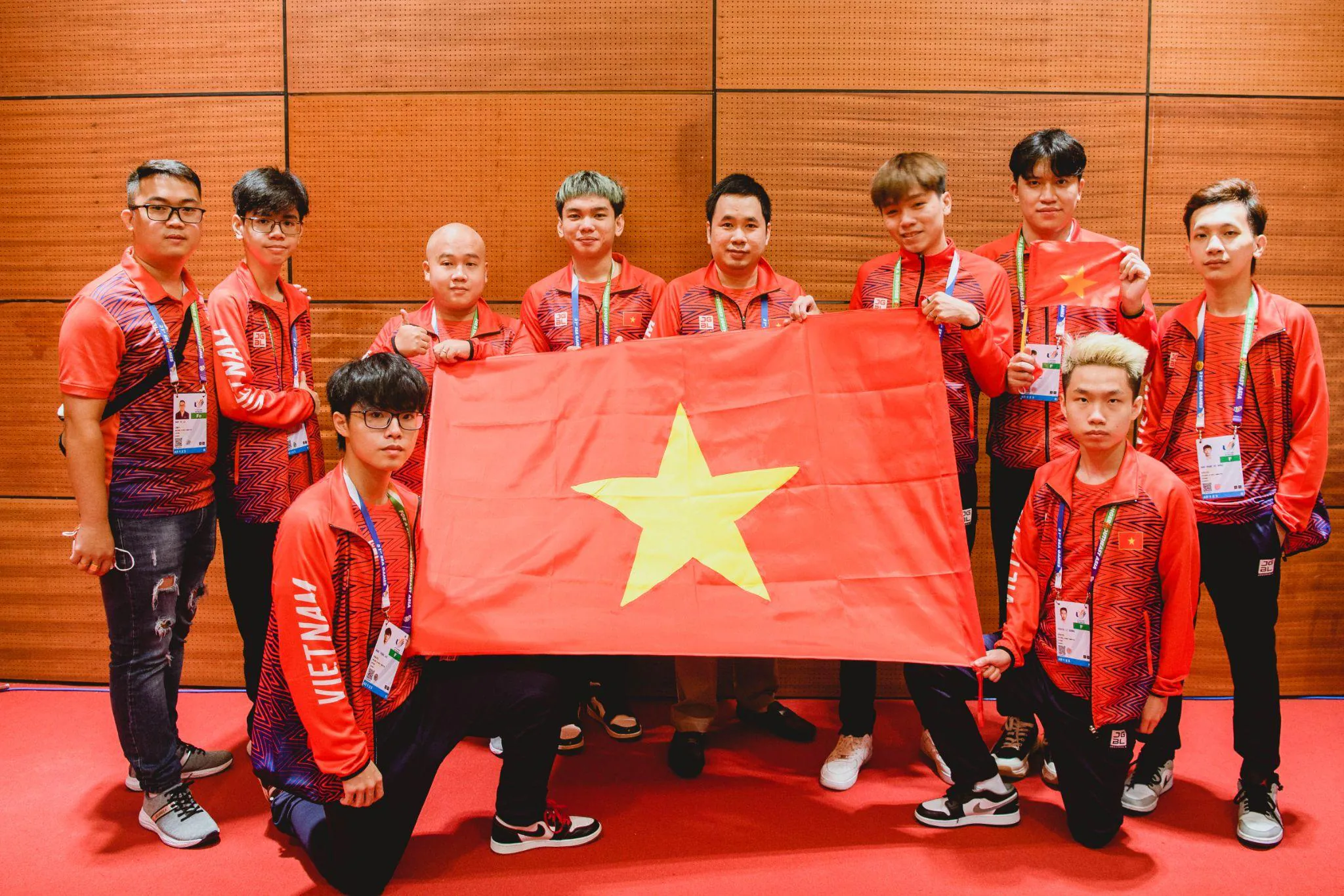 Ngày hội mở màn rộn ràng và mãn nhãn, khẳng định đẳng cấp số 1 của môn eSports quốc dân Liên Quân Mobile