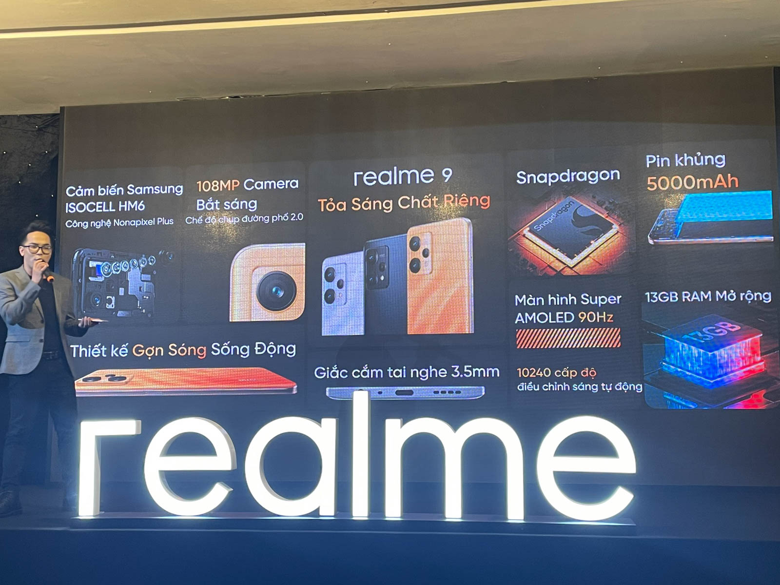 realme giới thiệu realme 9 và tai nghe thông minh Buds Q2S tại Việt Nam: Combo chào hè hiệu suất đang có ưu đãi lớn trong tháng 5