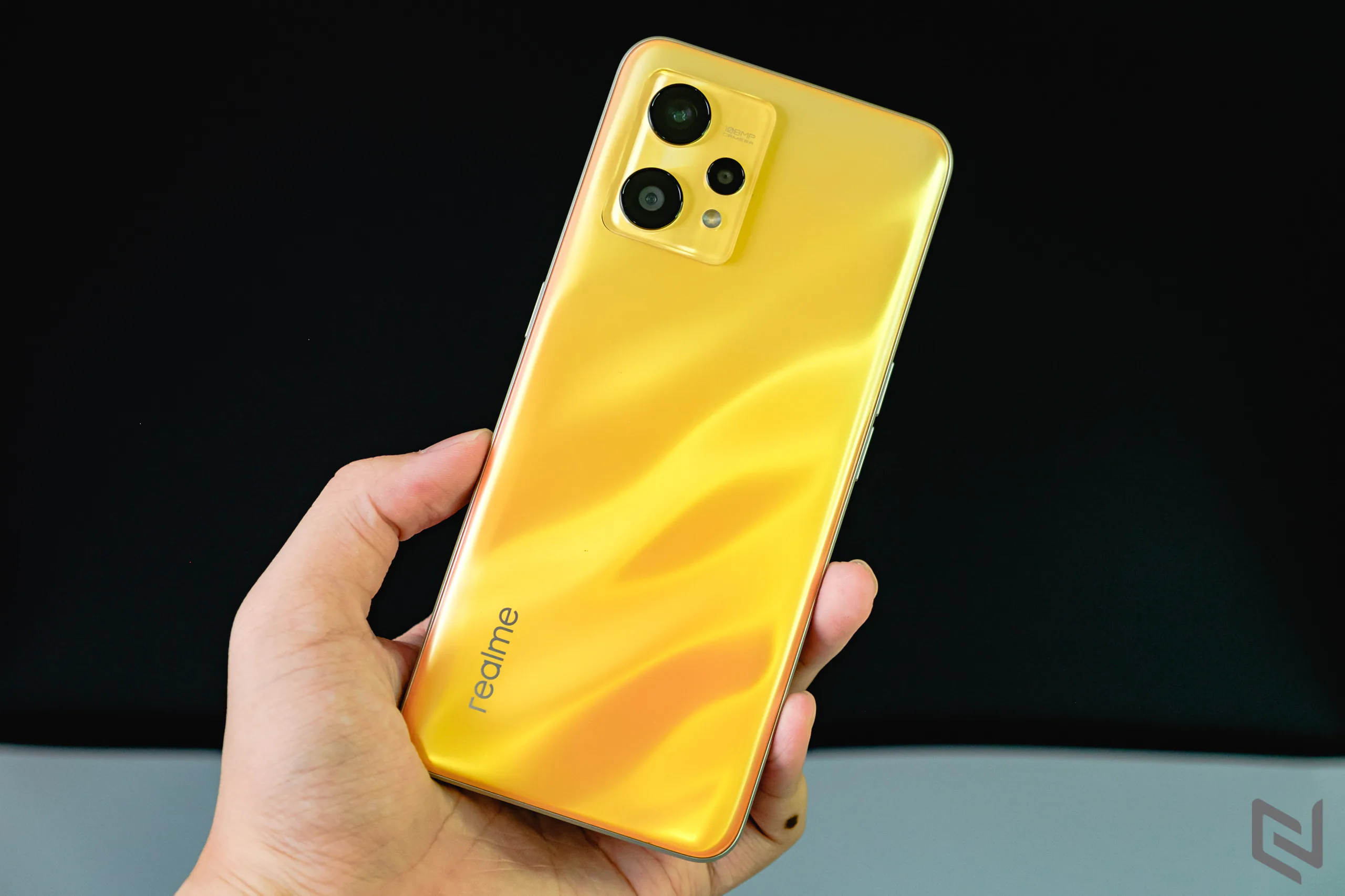 “Tân binh” nhiếp ảnh realme 9: Thiết kế Hologram độc đáo, màn hình 90Hz, camera ProLight 108MP và cảm biến đầu tiên trên thế giới ISOCELL HM6 của Samsung - Thêm lựa chọn cho smartphone tầm trung