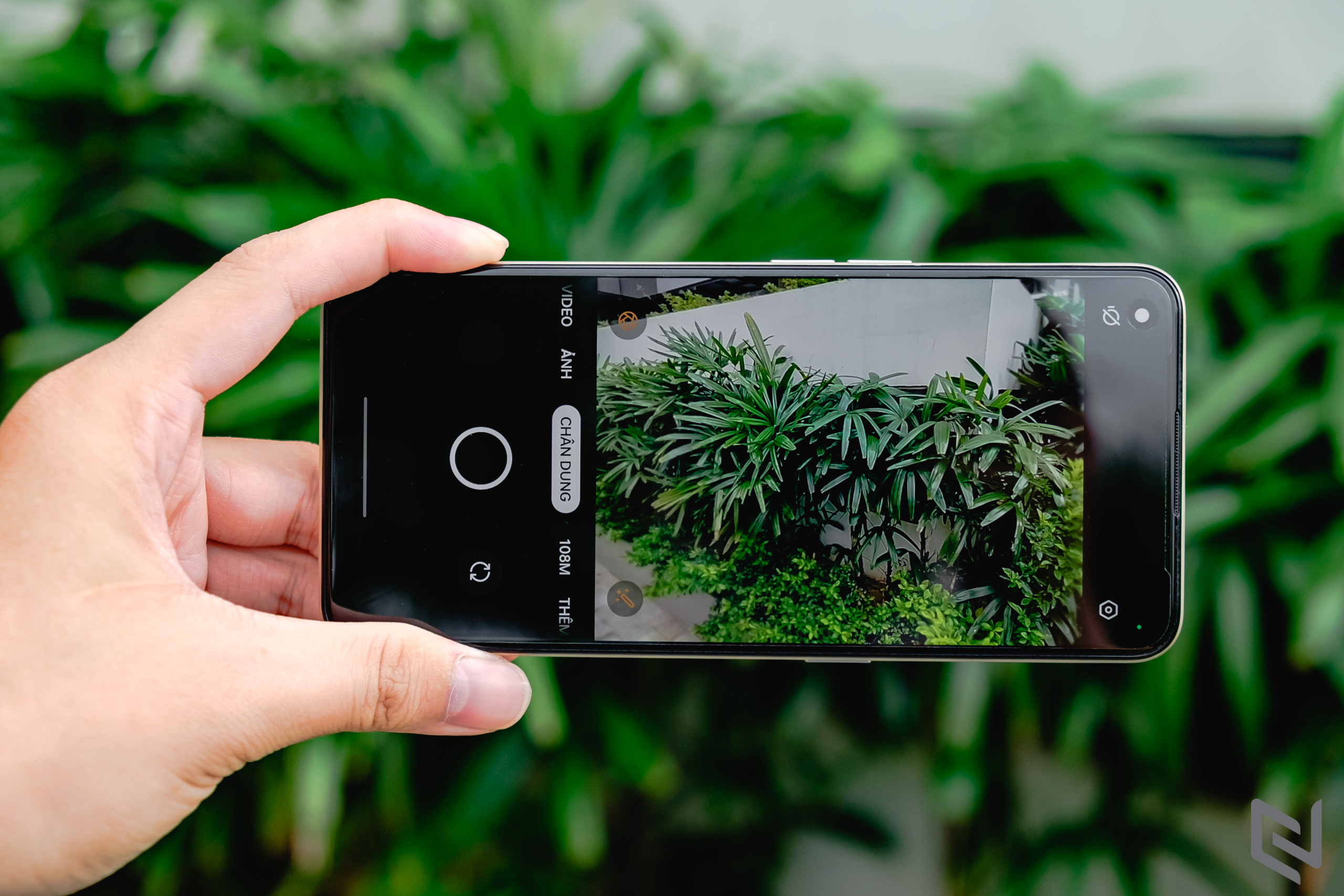 “Tân binh” nhiếp ảnh realme 9: Thiết kế Hologram độc đáo, màn hình 90Hz, camera ProLight 108MP và cảm biến đầu tiên trên thế giới ISOCELL HM6 của Samsung - Thêm lựa chọn cho smartphone tầm trung