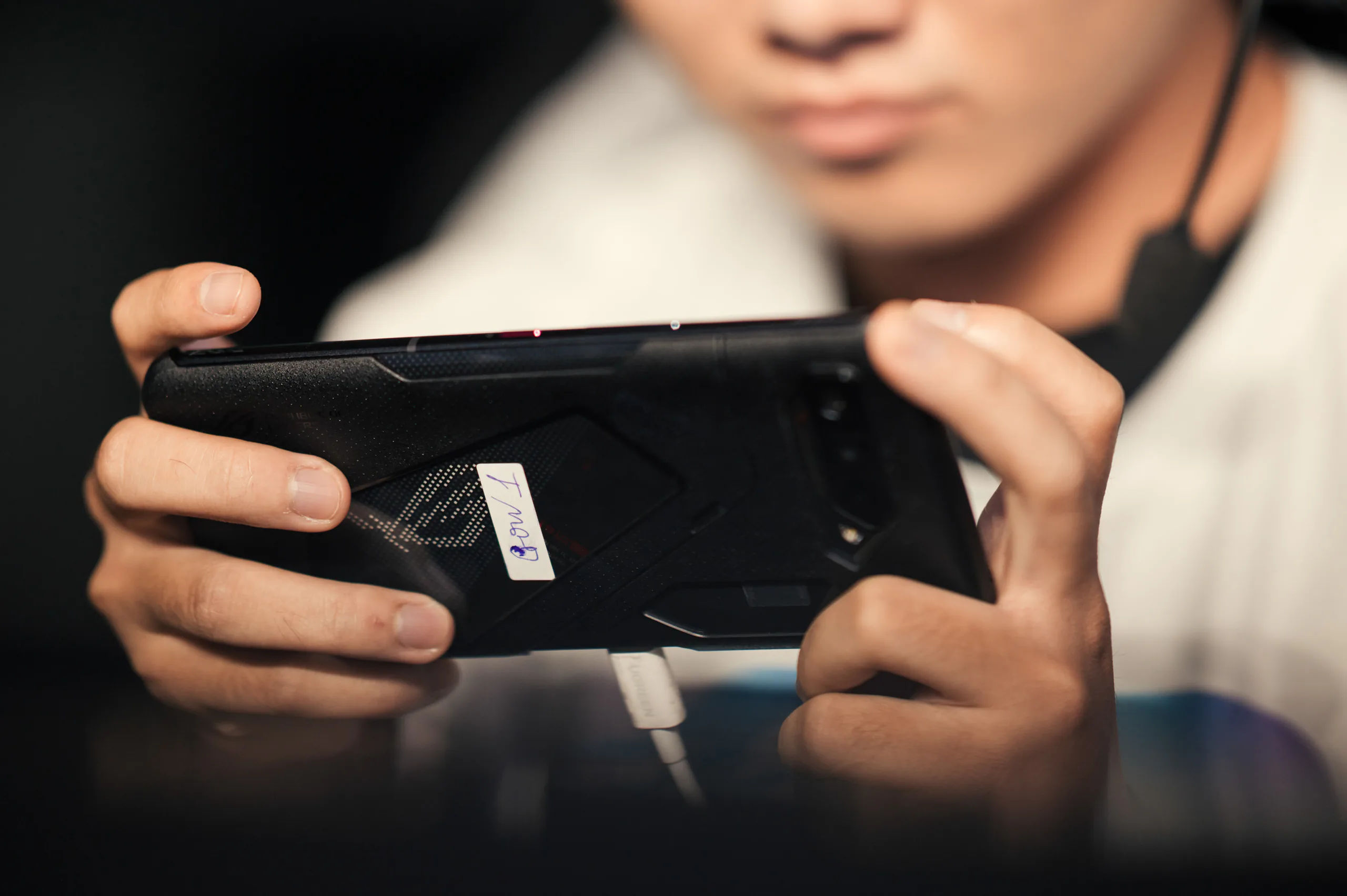 ROG Phone 5s là nhà tài trợ chính thức thiết bị thi đấu bộ môn Free Fire cho SEA Games 31