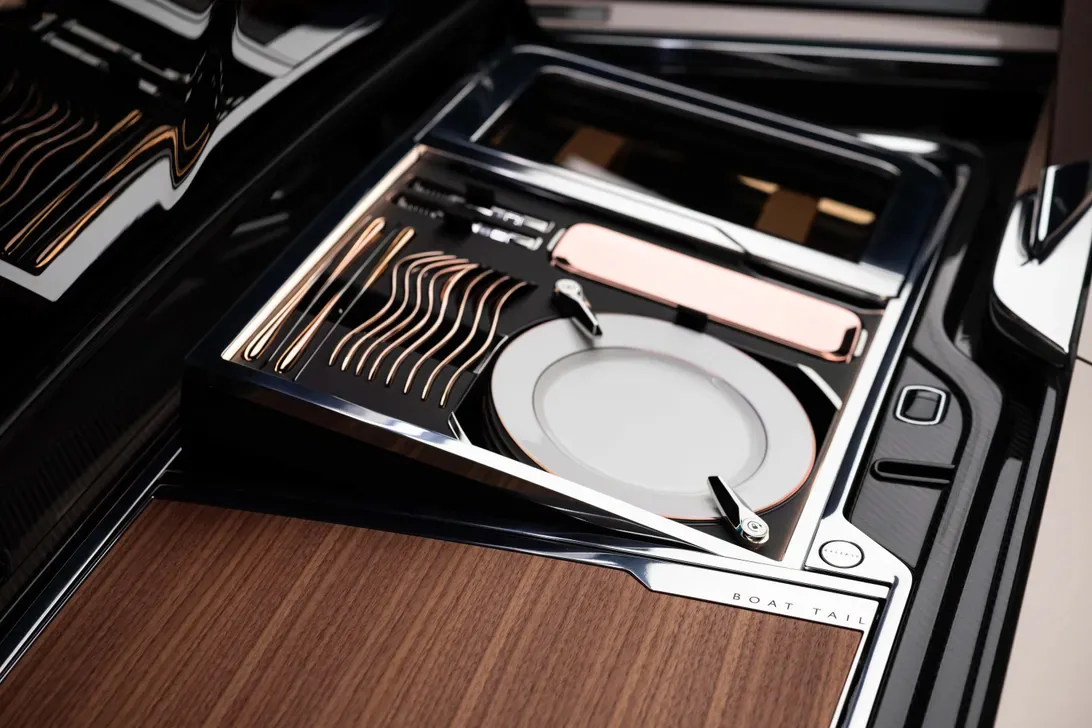 Rolls-Royce ra mắt siêu phẩm Boat Tail chiếc thứ hai giá 28 triệu USD