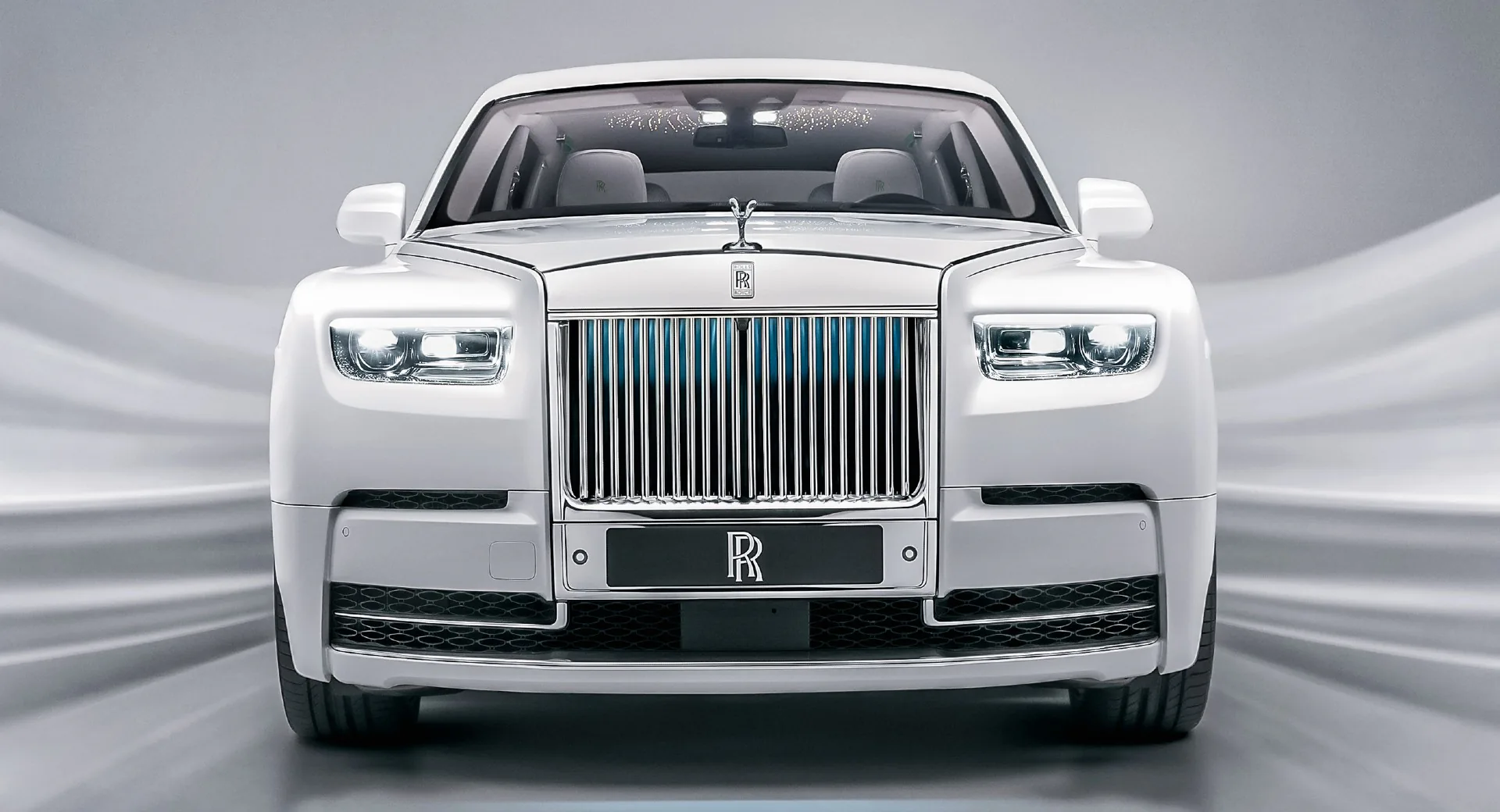 Rolls-Royce ra mắt Phantom 2023 mới với nâng cấp lưới tản nhiệt phát sáng và các tuỳ chọn khác