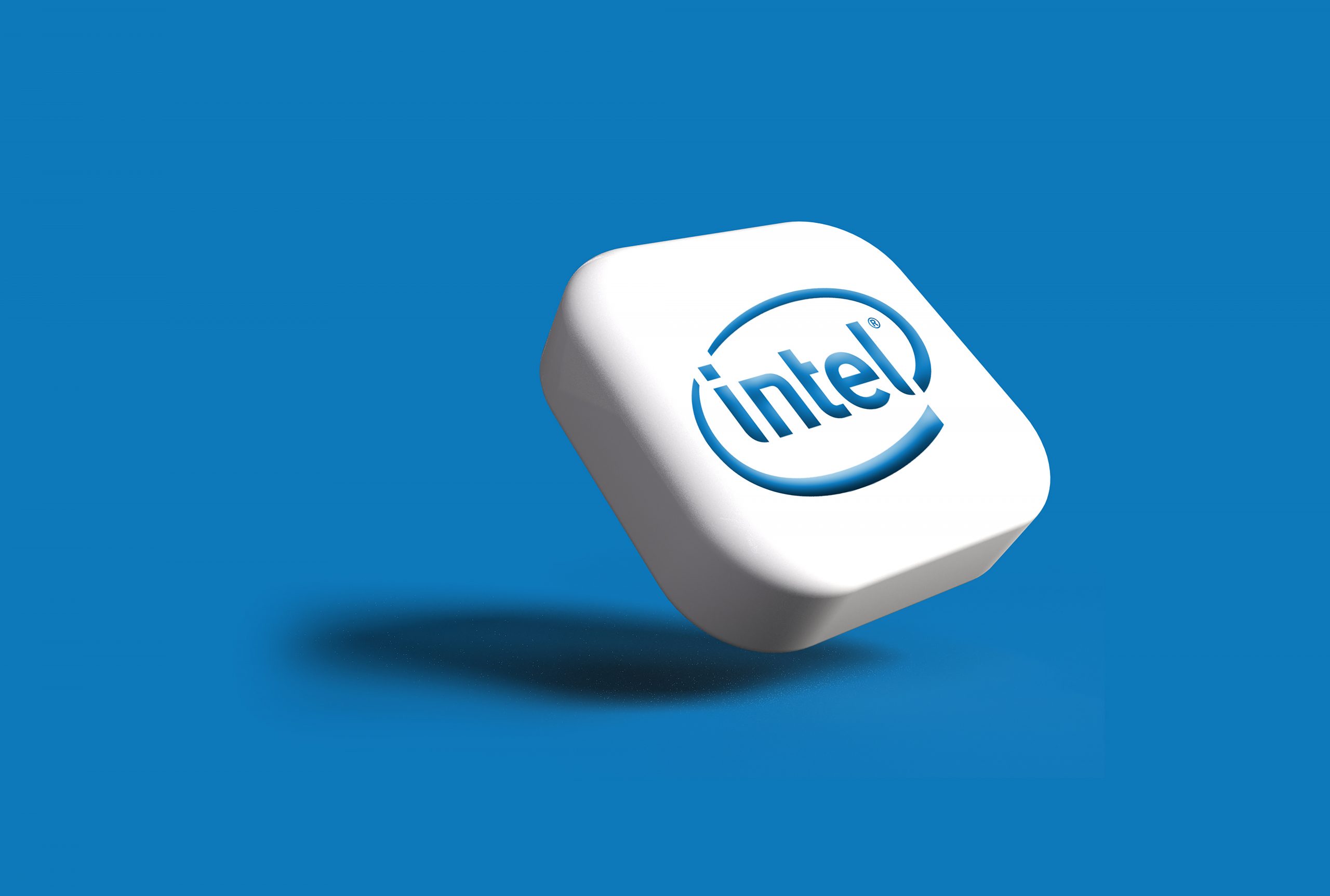 CEO Intel tin rằng tình trạng thiếu hụt chip sẽ còn kéo dài đến tận 2024