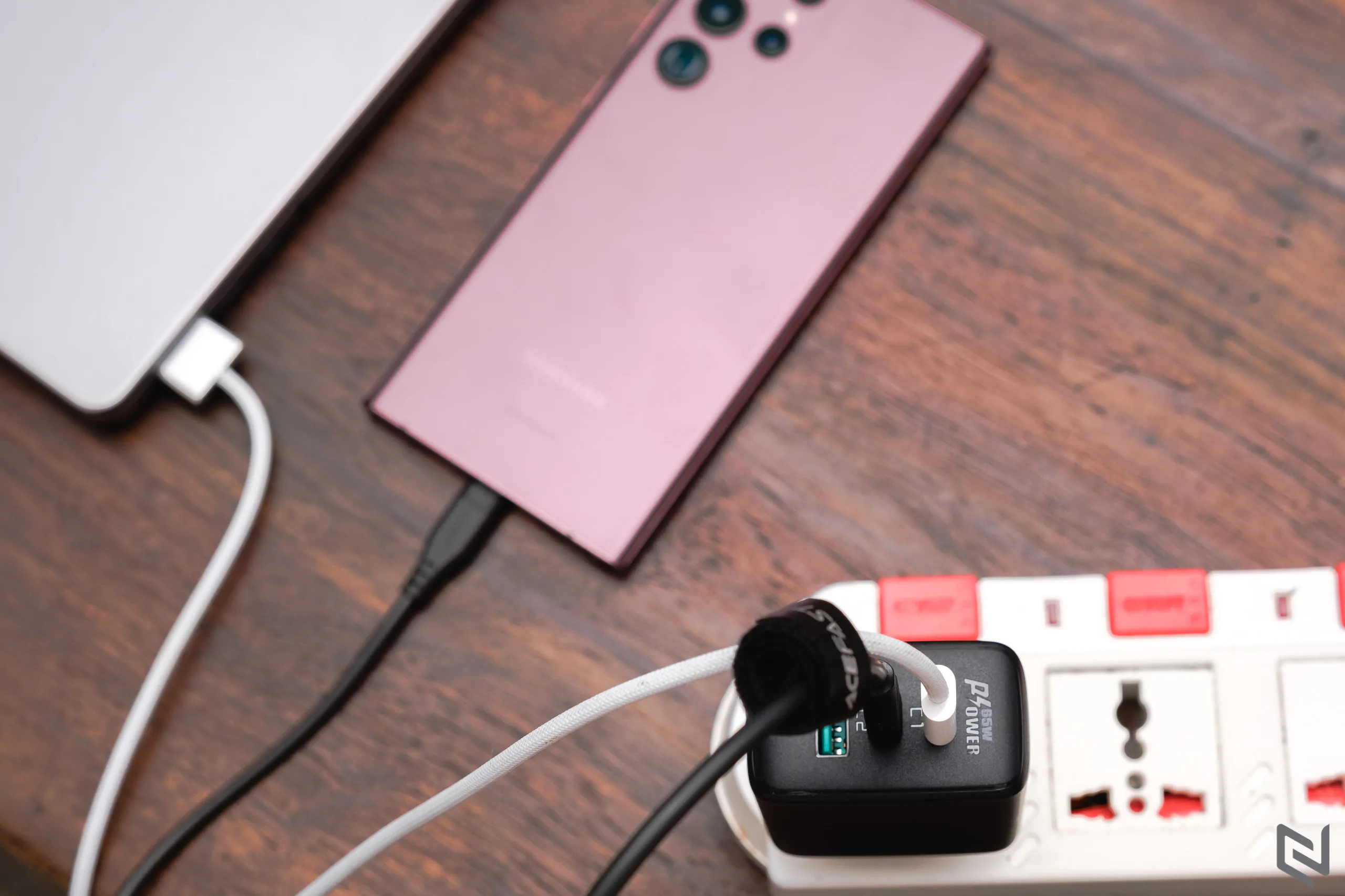 Trên tay sạc ACEFAST PD3.0 65W 3 cổng 2C 1A phân bổ nguồn thông minh, tặng kèm cáp USB-C 100W