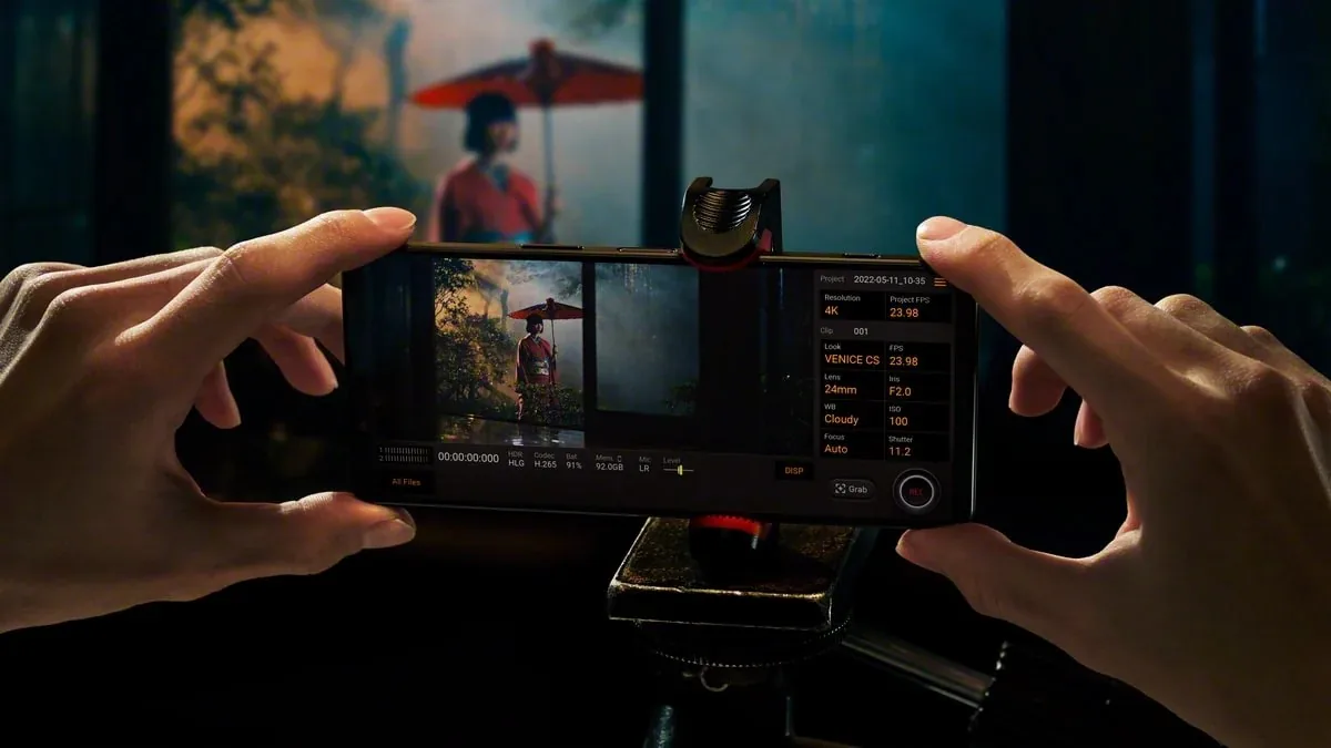Sony ra mắt Xperia 1 IV với khả năng zoom xa quang học toàn dải từ 85-125mm