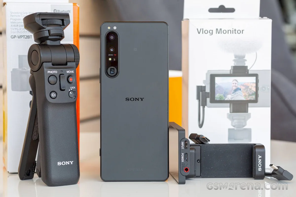 Sony ra mắt Xperia 1 IV với khả năng zoom xa quang học toàn dải từ 85-125mm