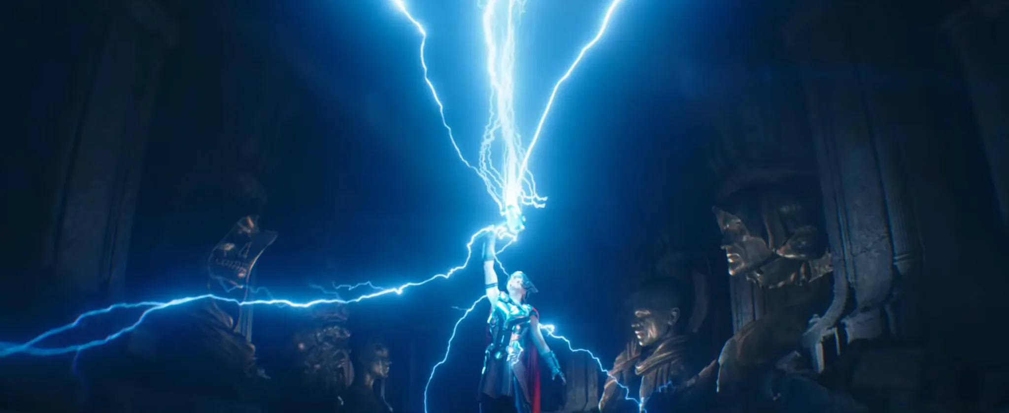 Thor: Love and Thunder tung trailer mới, hé lộ body 6 múi cực phẩm của Thần Sấm, dự kiến khởi chiếu trong tháng