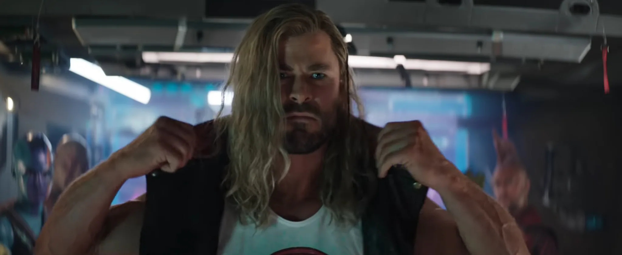 Thor: Love and Thunder tung trailer mới, hé lộ body 6 múi cực phẩm của Thần Sấm, dự kiến khởi chiếu trong tháng