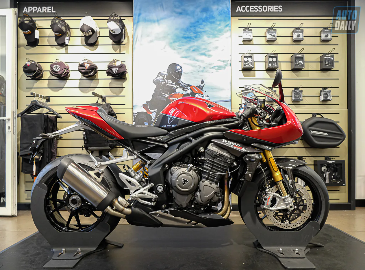 Xe mô tô Triumph Speed Triple 1200 RR 2022 sẽ có giá bán từ 659.9 triệu đồng