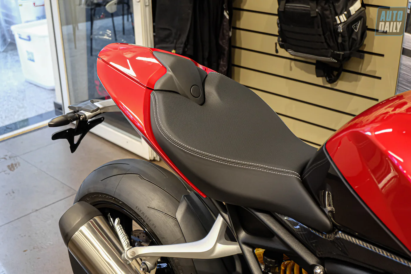 Xe mô tô Triumph Speed Triple 1200 RR 2022 sẽ có giá bán từ 659.9 triệu đồng