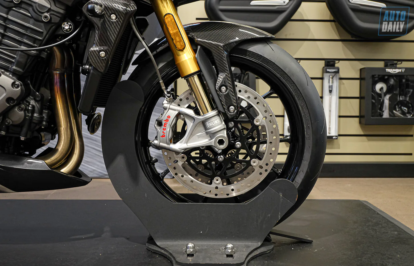 Xe mô tô Triumph Speed Triple 1200 RR 2022 sẽ có giá bán từ 659.9 triệu đồng