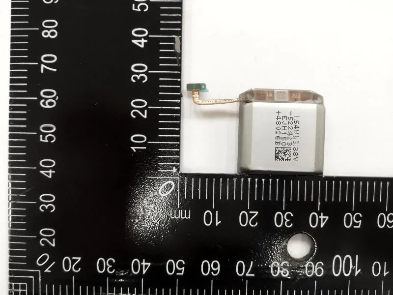 Samsung Galaxy Watch5 Pro có thể sẽ có thân titanium và kính sapphire