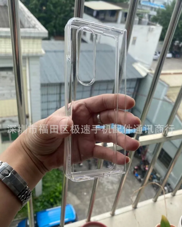 Lộ diện ốp lưng cho Galaxy Z Fold4, hé lộ tỉ lệ thay đổi không nhiều