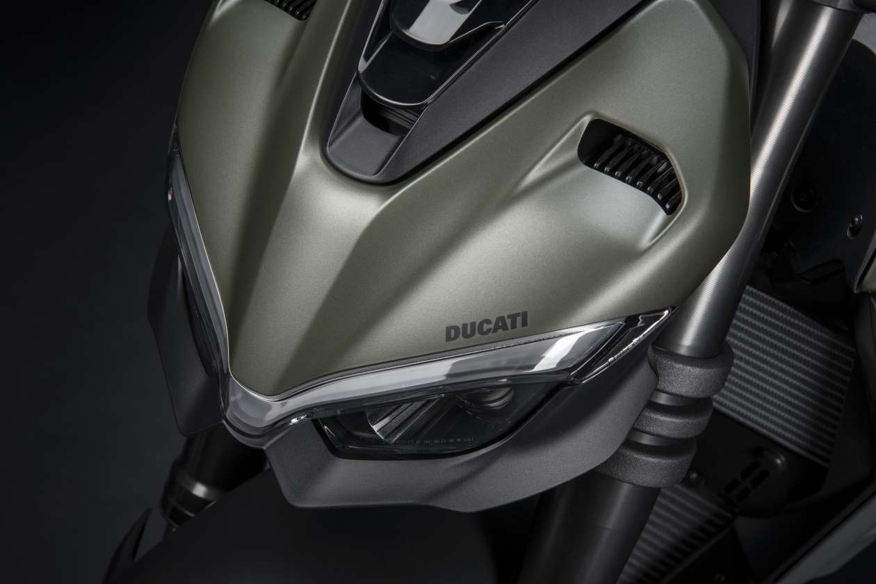 Ducati Streetfighter V2 2022 trình làng với diện mạo mới, bổ sung thêm phối màu Storm Green
