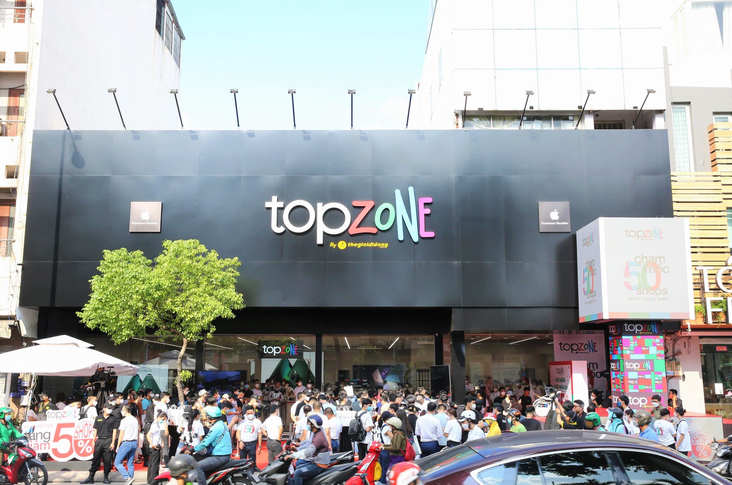 Mừng cột mốc 50 cửa hàng TopZone, Thế Giới Di Động hướng đến doanh thu 1 tỷ USD, mở cơ hội nâng cấp thị trường ngang tầm Singapore