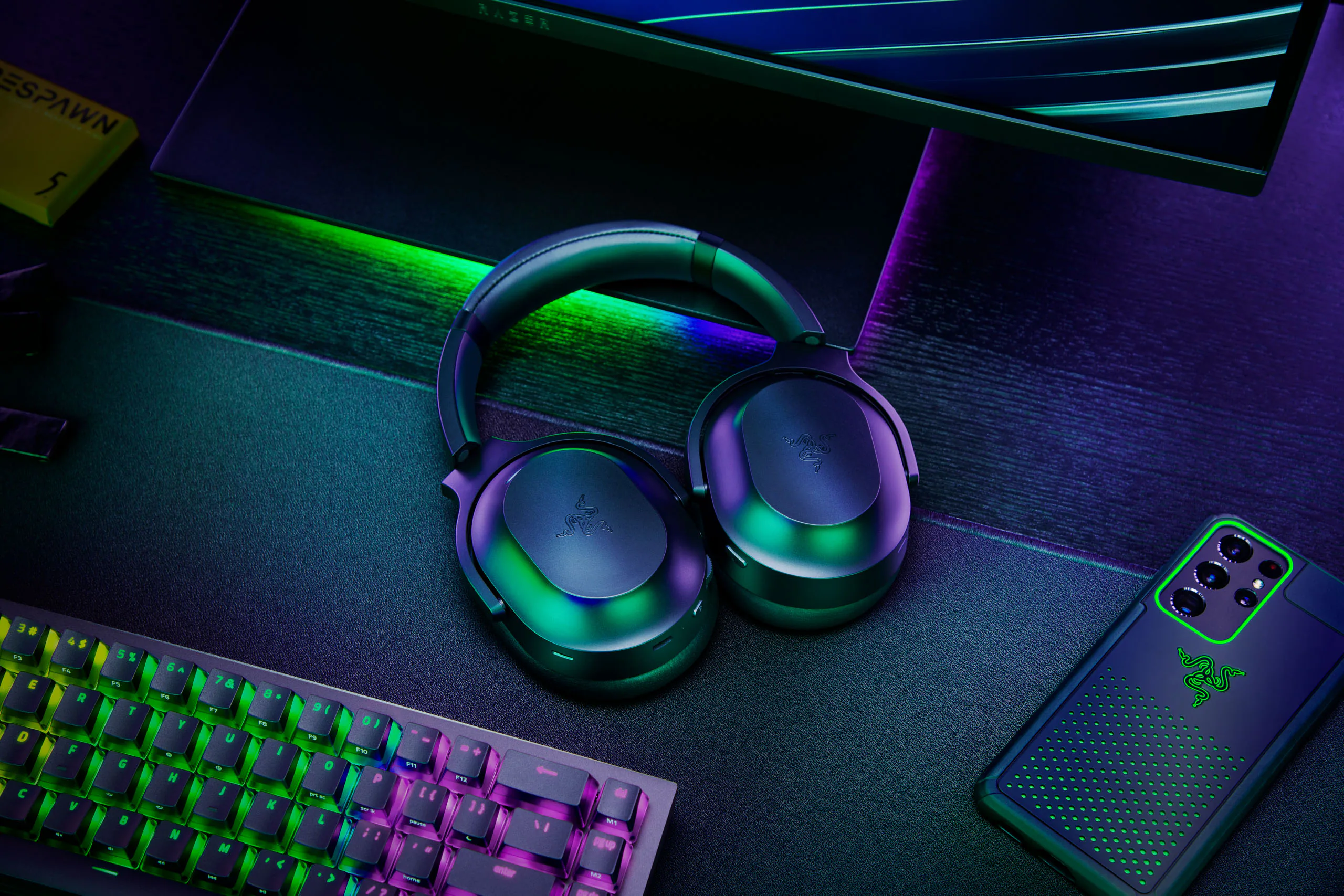 Tận hưởng trải nghiệm game với dòng tai nghe Razer Barracuda mới