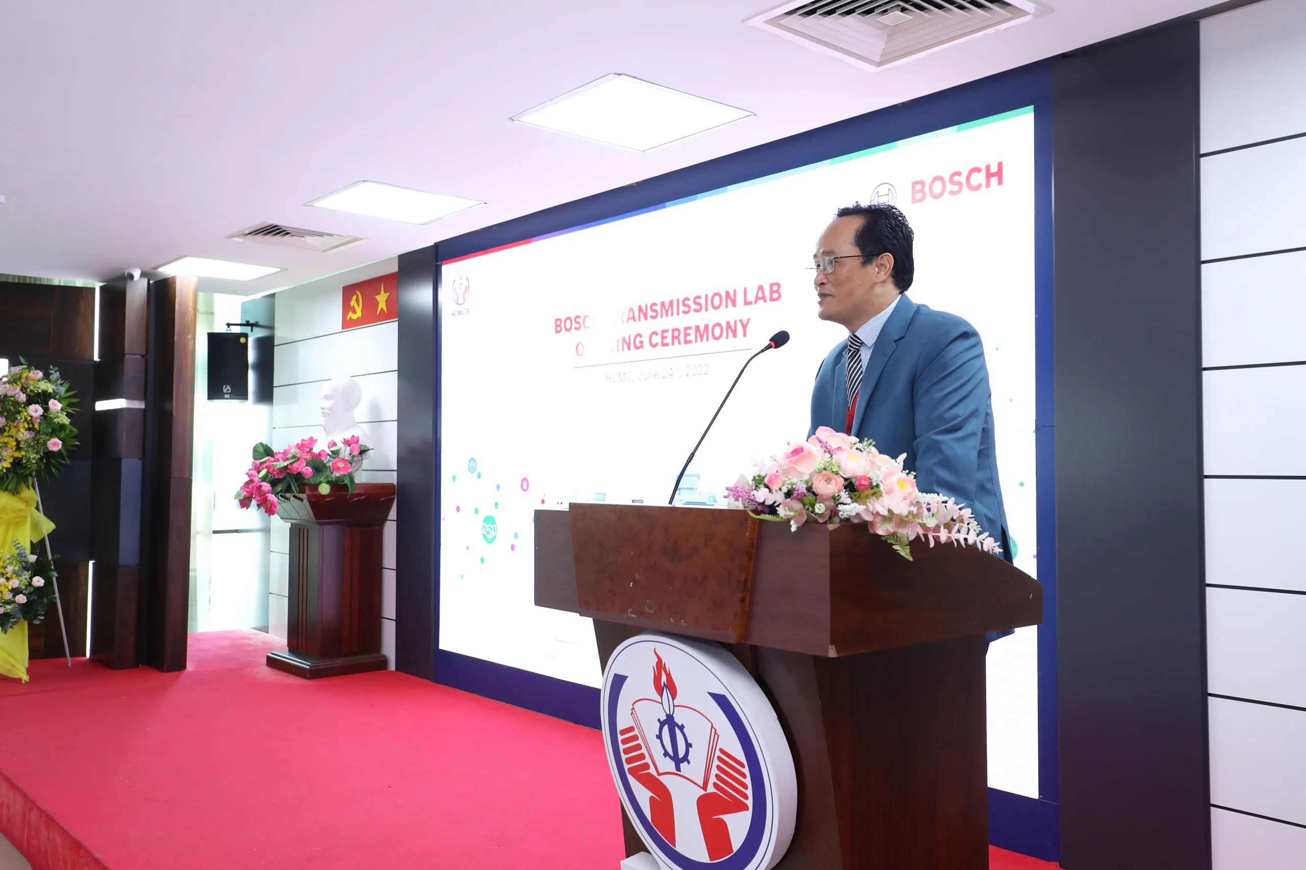 Bosch và Trường Đại học Sư phạm Kỹ thuật TP.HCM hợp tác xây dựng Phòng thí nghiệm Hộp số truyền động vô cấp CVT