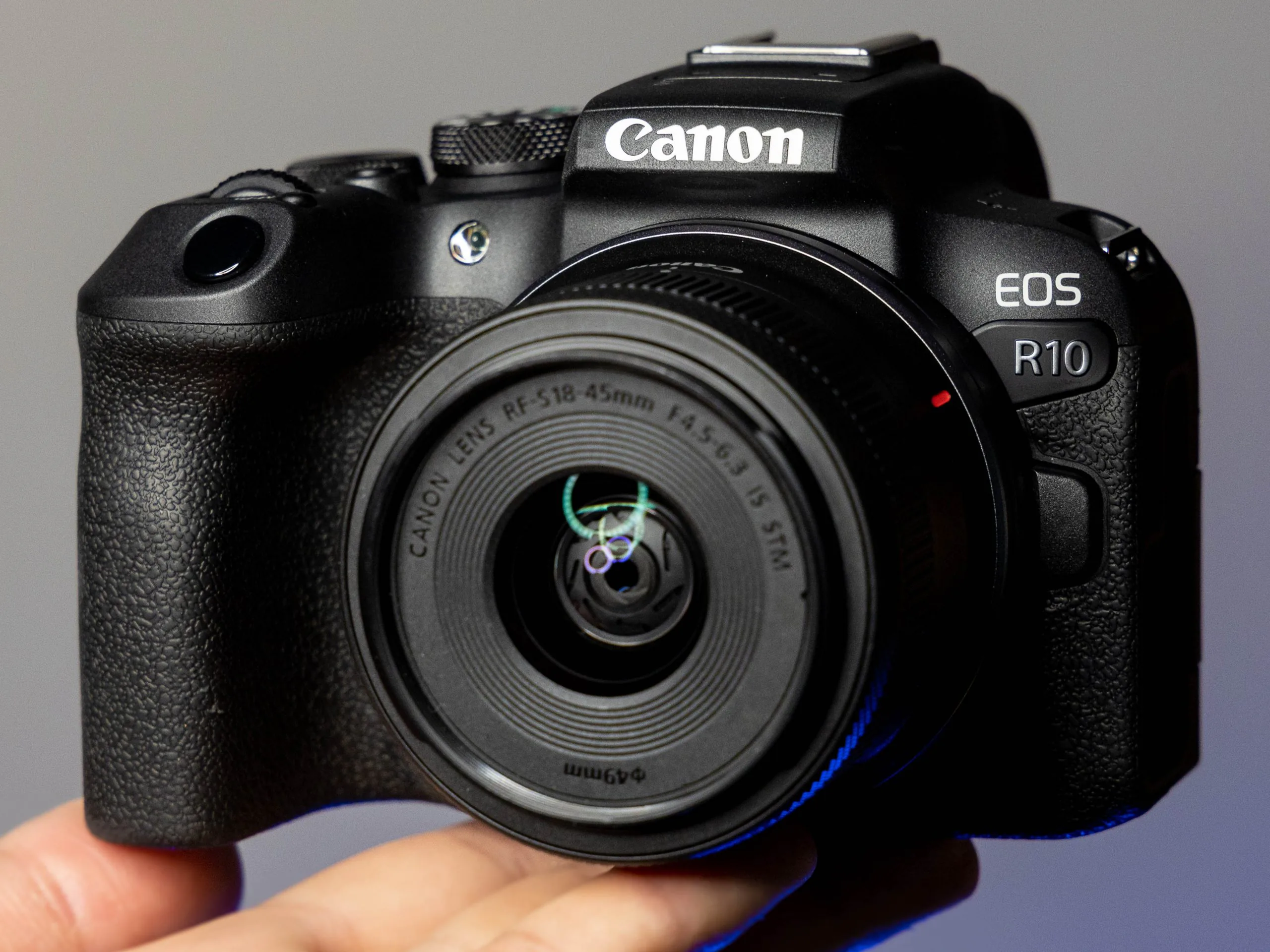 Canon công bố giá bán bộ đôi Canon EOS R7 và EOS R10 tại Việt Nam