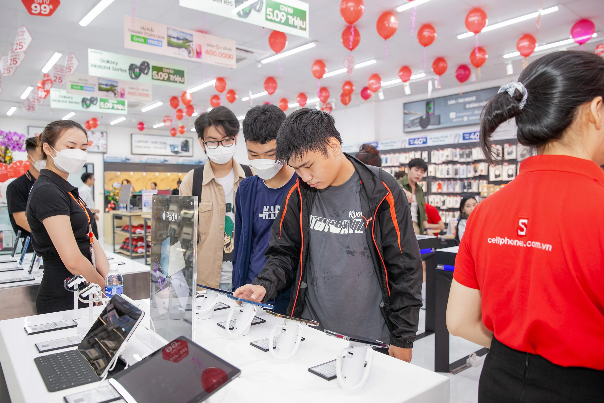 CellphoneS khai trương cửa hàng đầu tiên tại Đà Nẵng, đánh dấu cột mốc 90 cửa hàng toàn quốc
