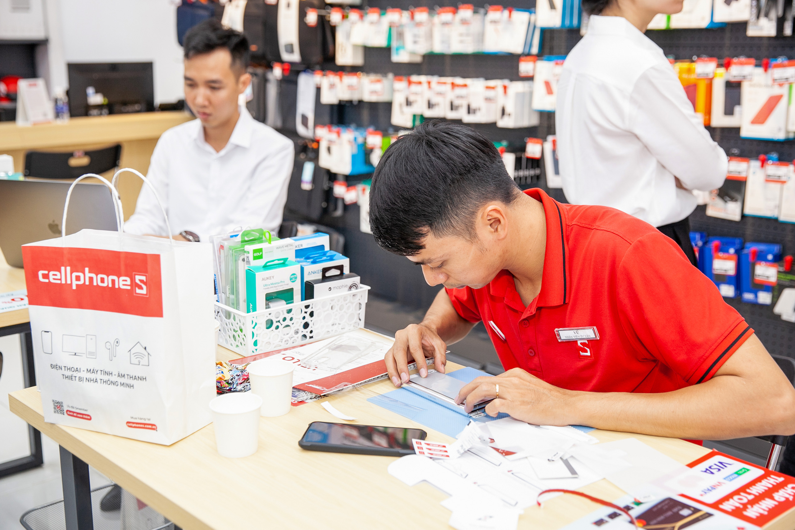 CellphoneS khai trương cửa hàng đầu tiên tại Đà Nẵng, đánh dấu cột mốc 90 cửa hàng toàn quốc
