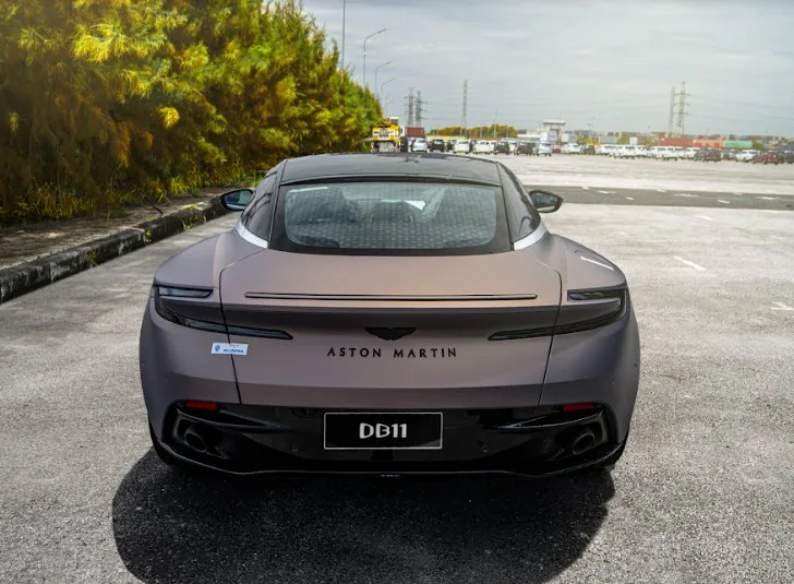 Aston Martin ra mắt xe Vantage F1 Edition và DB11 V8 Coupe nâng cấp tại Việt Nam