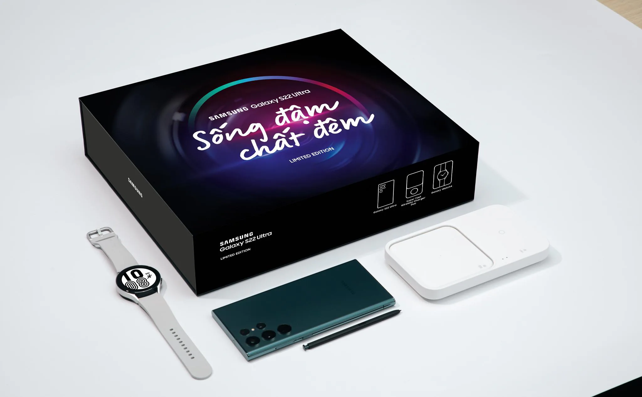 Galaxy S22 Ultra trở lại với phiên bản màu Xanh Zeta giới hạn, đặt trước tặng kèm bộ quà trị giá lên đến 13 triệu đồng