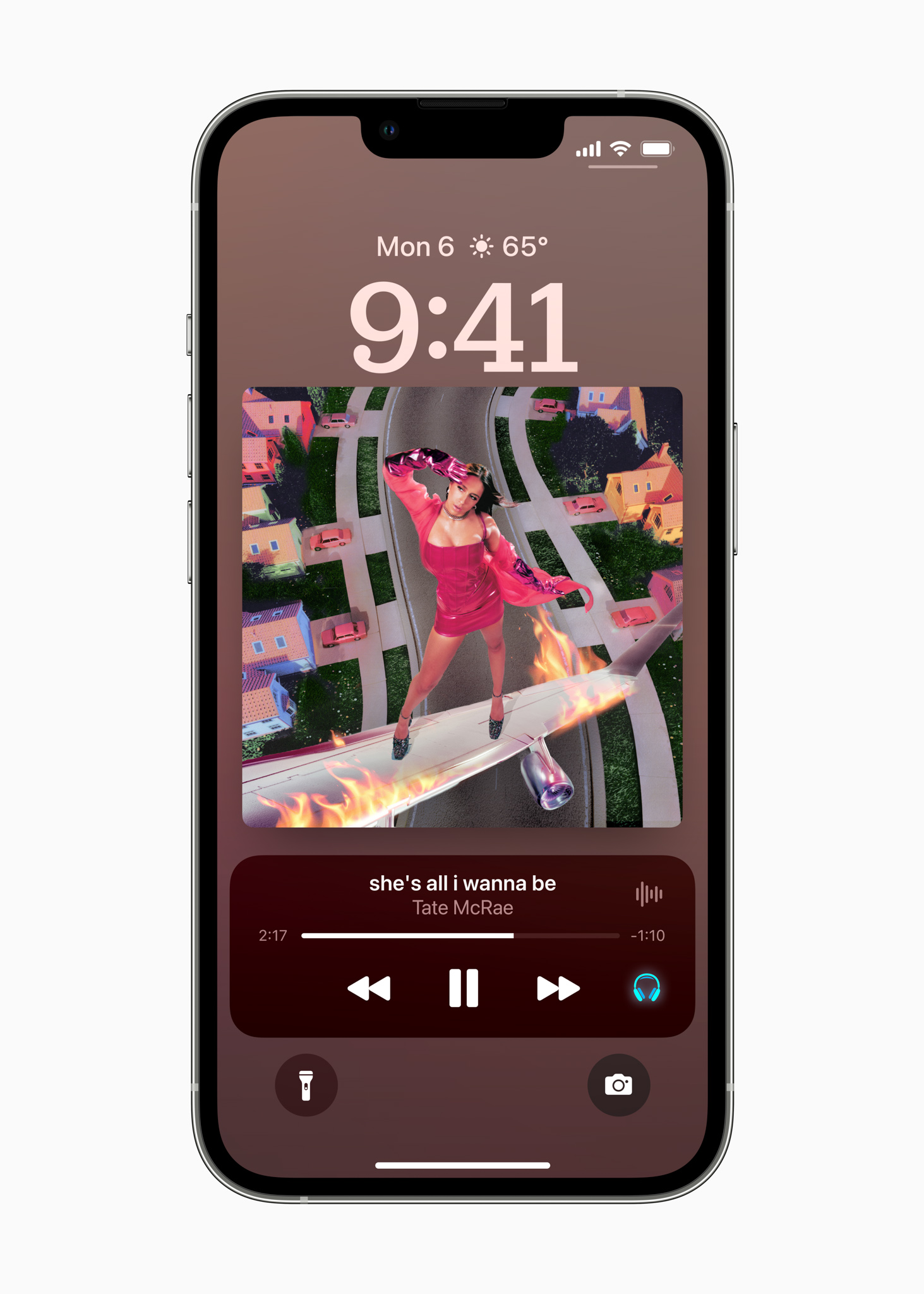 Apple giới thiệu iOS 16 tại WWDC 2022: Tuỳ biến màn hình Lock Screen, Live Activities tiện dụng, Live Text được đưa lên video,...