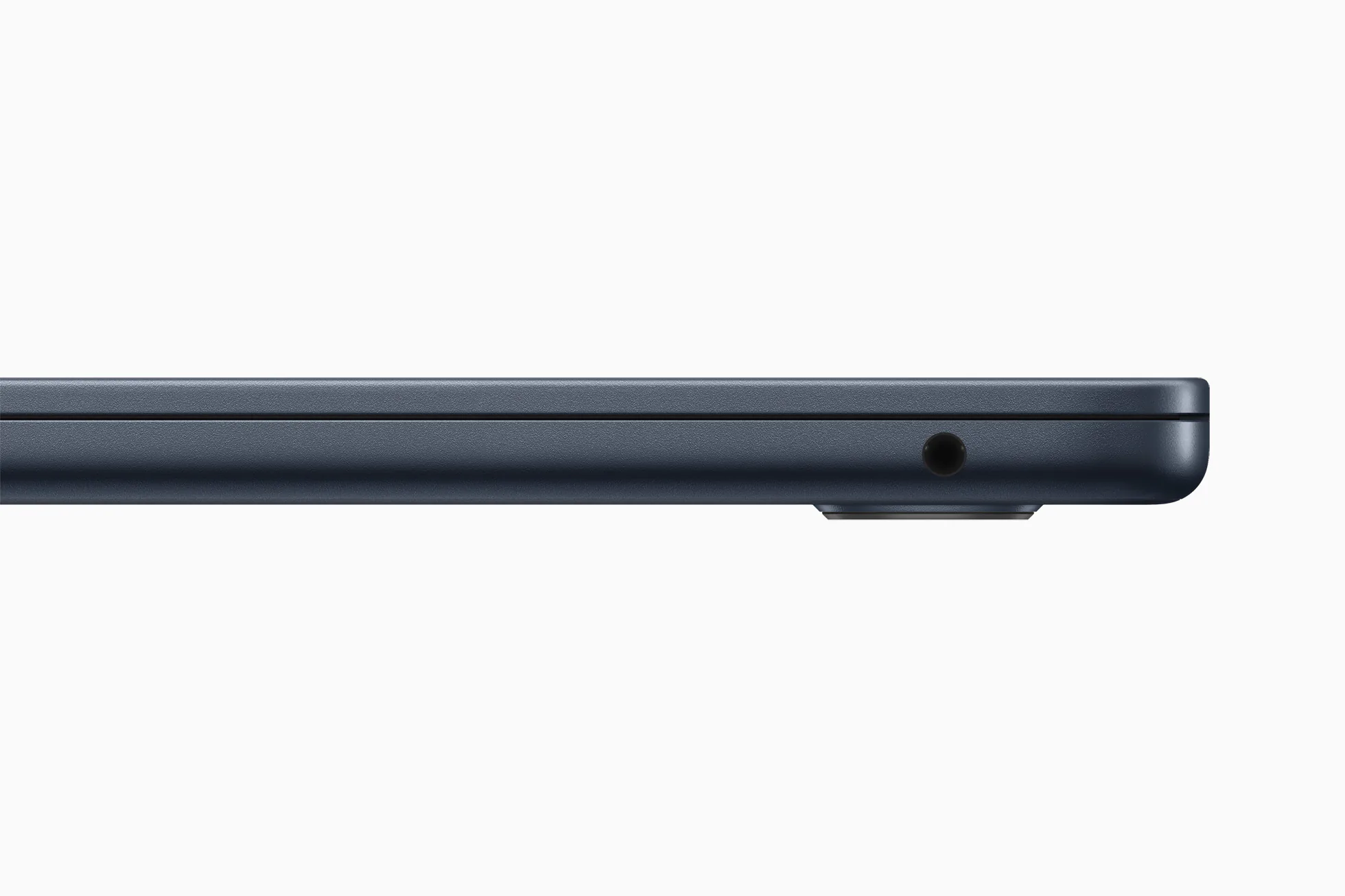 Apple ra mắt MacBook Air mới với chip M2, thay đổi thiết kế, sạc Magsafe, màn hình "tai thỏ",...