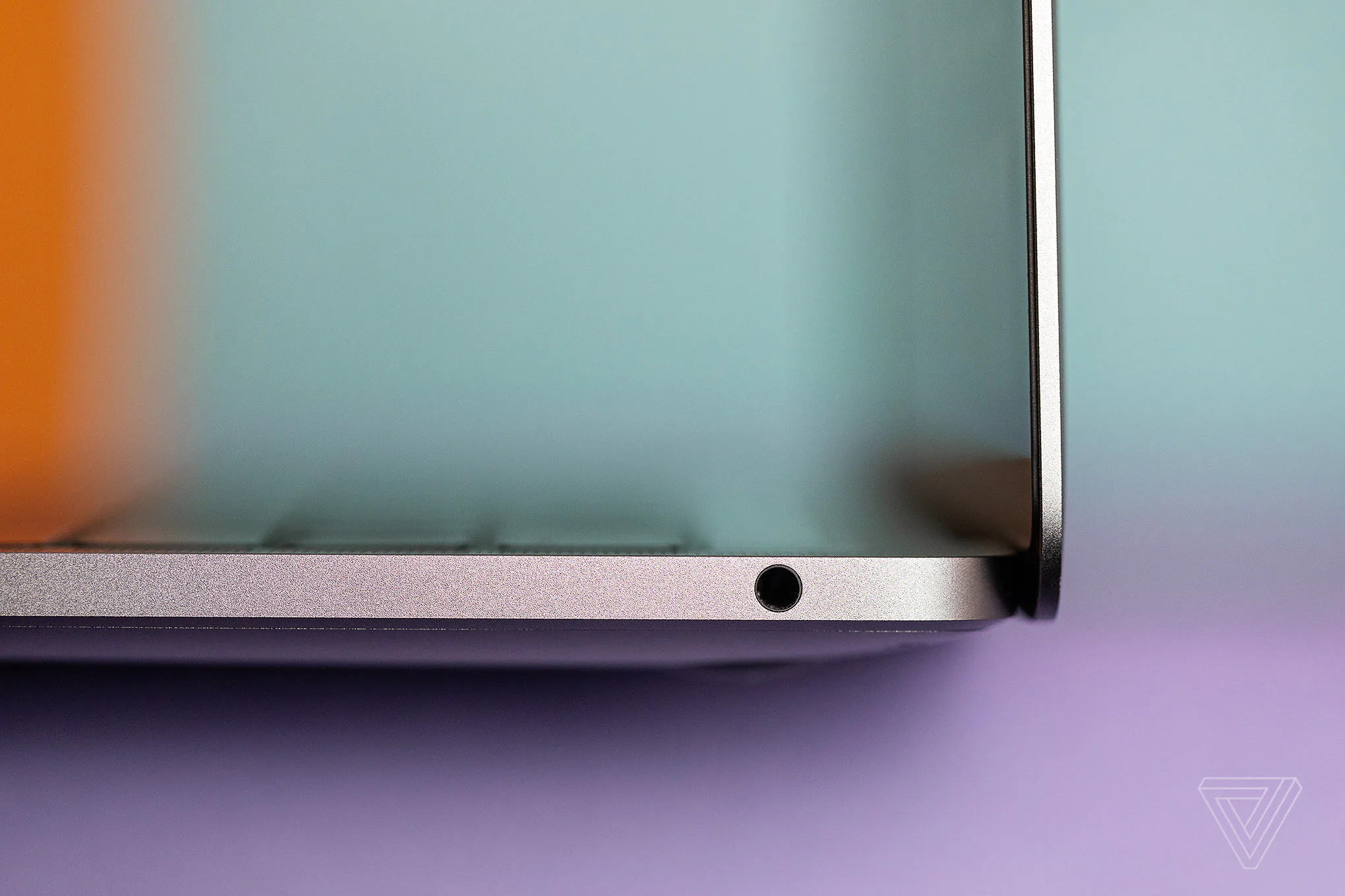 Đánh giá MacBook Pro M2 2022: Bình cũ nhưng rượu mới