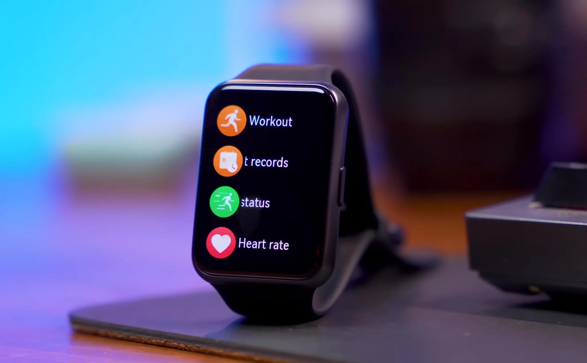 Người dùng công nghệ đón nhận các mẫu smartwatch mới của Huawei