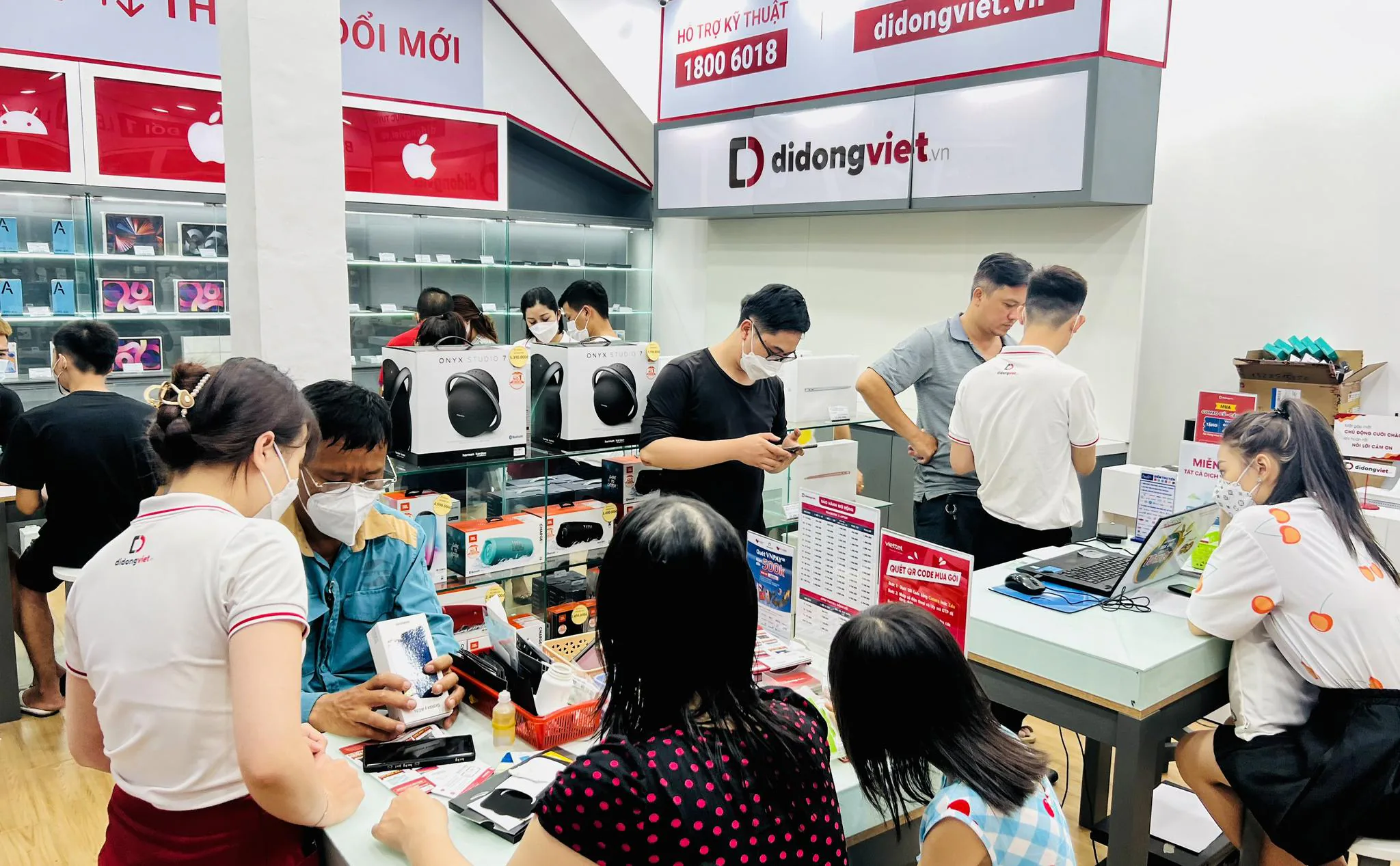 Người Việt vẫn chuộng mua các dòng flagship cũ