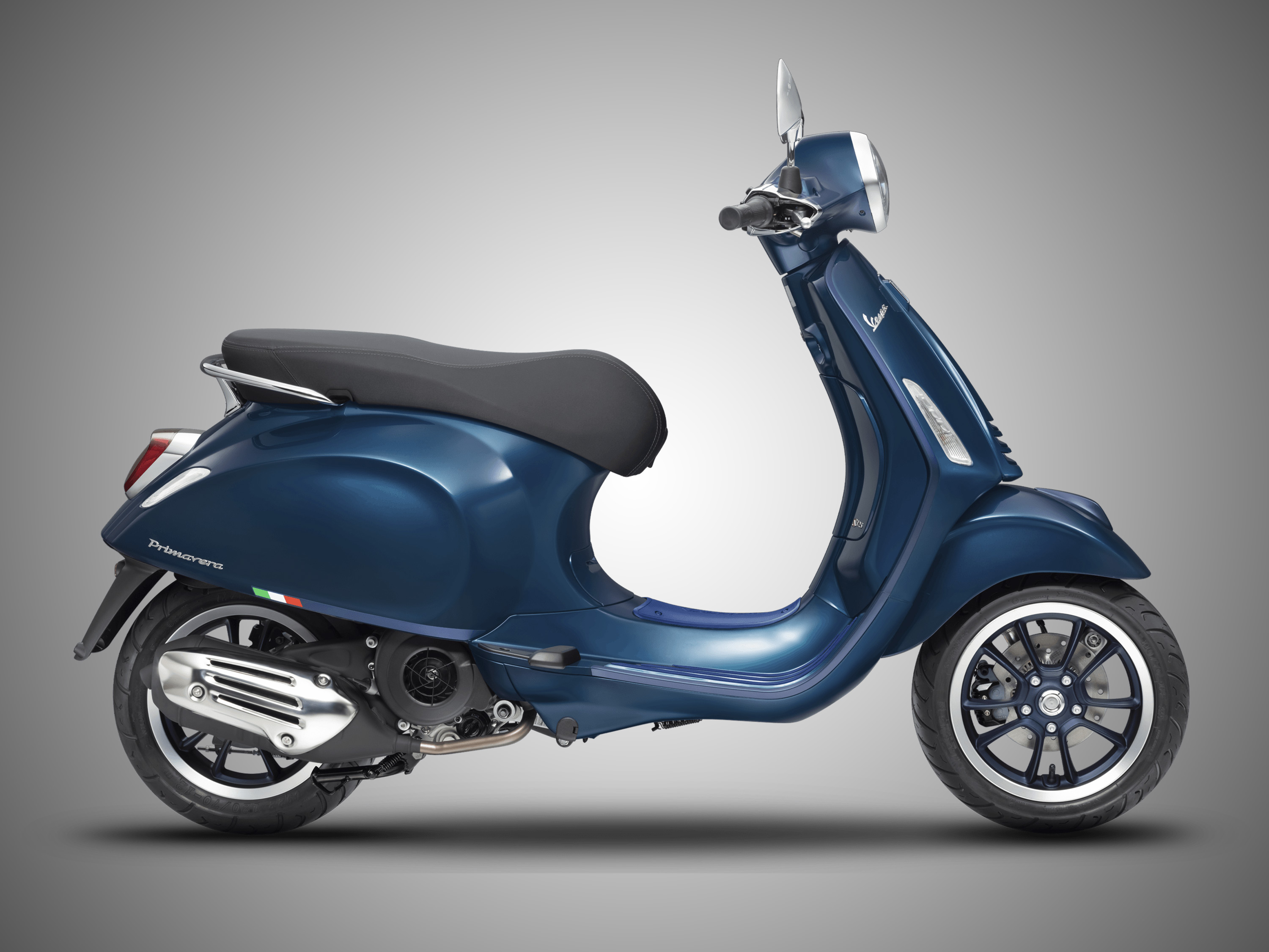 Vespa Sprint và Vespa Primavera bản 2022 sẽ có màu áo mới sống động hơn