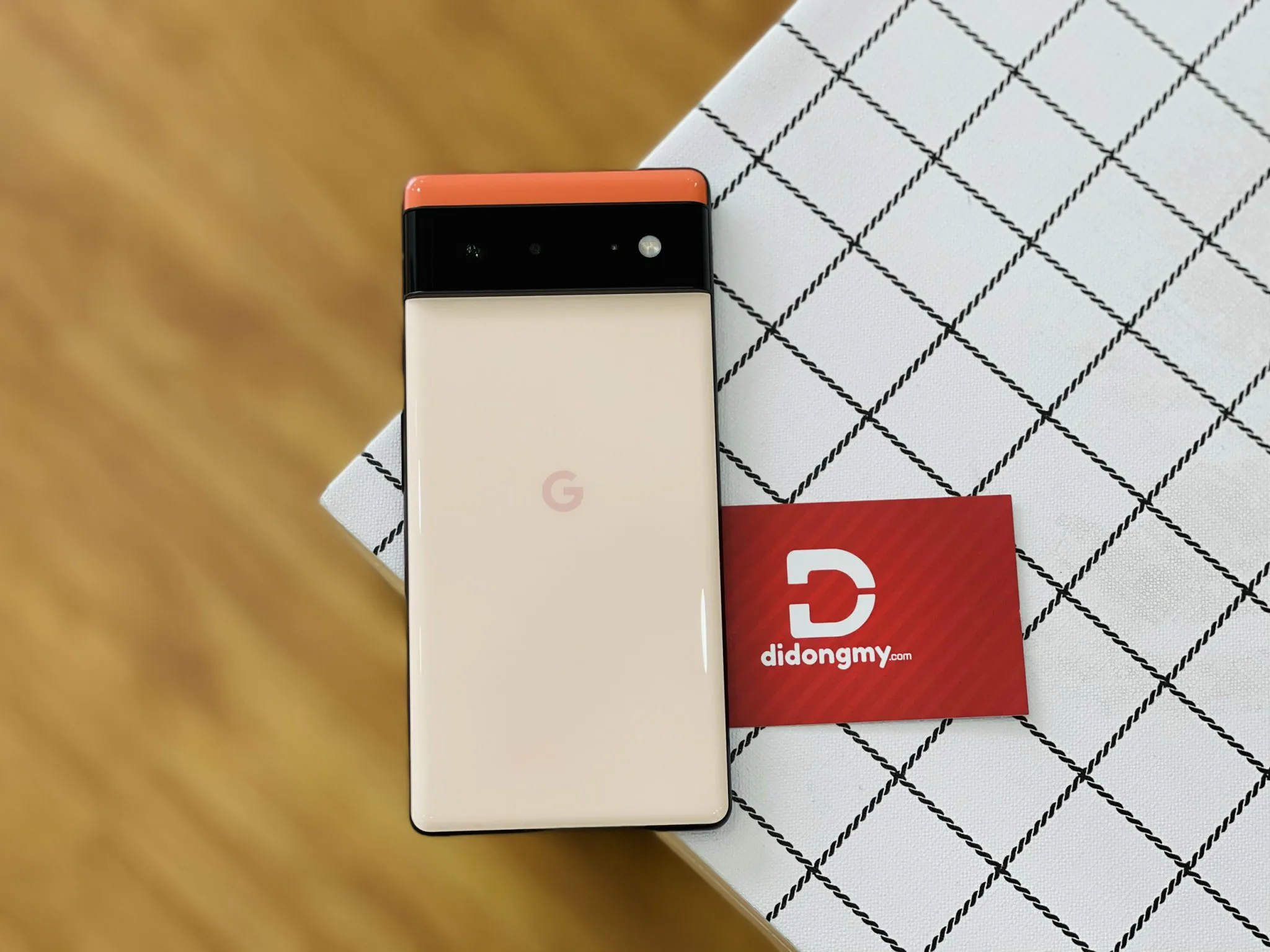 Rẻ hơn tận 5 triệu, Galaxy S20 bất ngờ giáng đòn mạnh vào Google Pixel 6