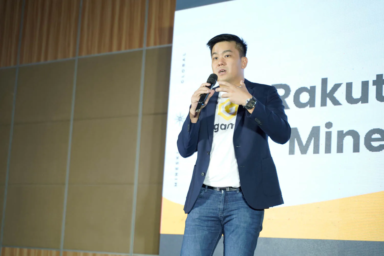 Rakuten Viber hợp tác với Mineski Global ra mắt mgames chatbot trên Viber