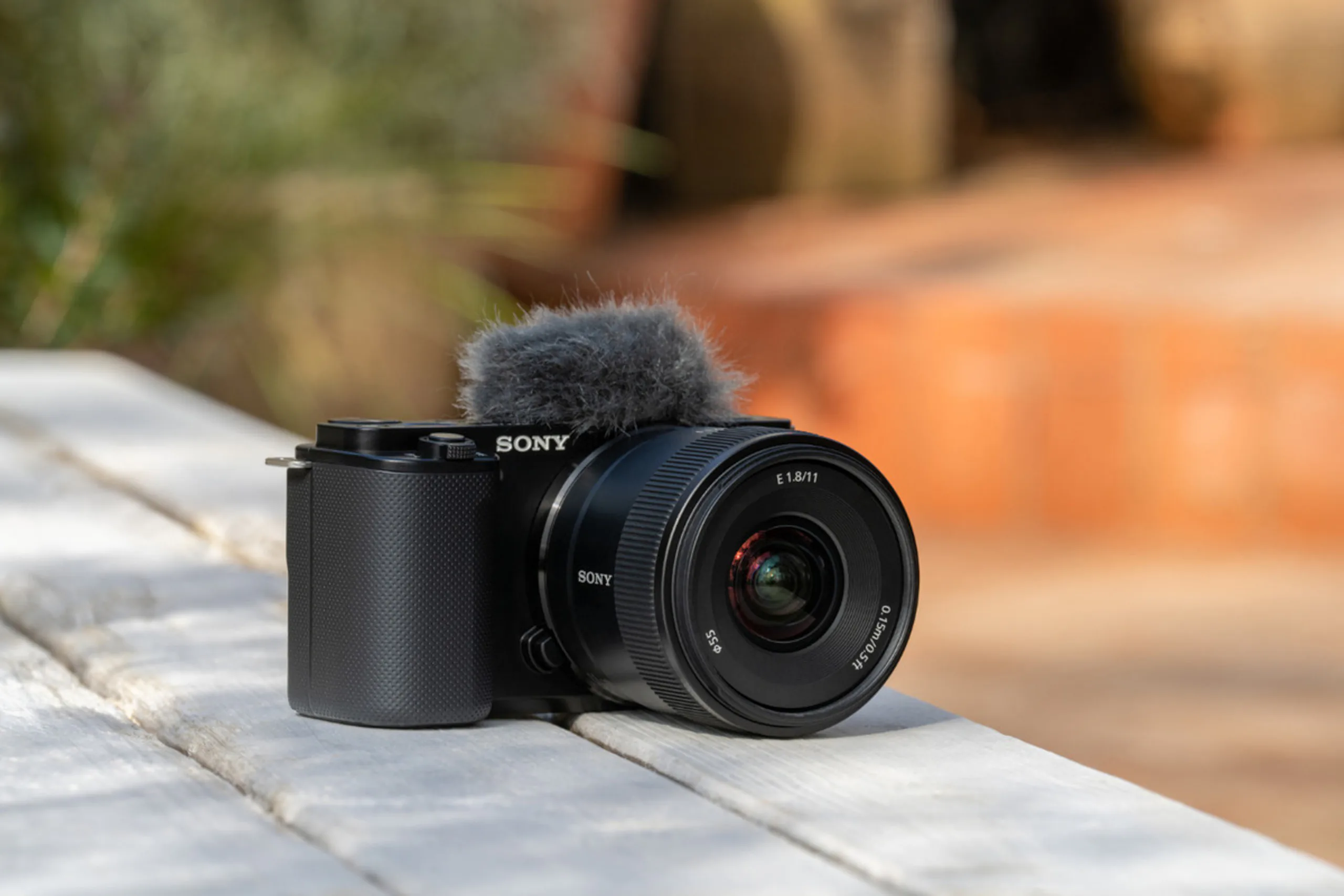Sony ra mắt bộ ba ống kính góc rộng ngàm E cho máy ảnh APS-C: PZ 10-20mm F4 G, E 15mm F1.4 G và E 11mm F1.8