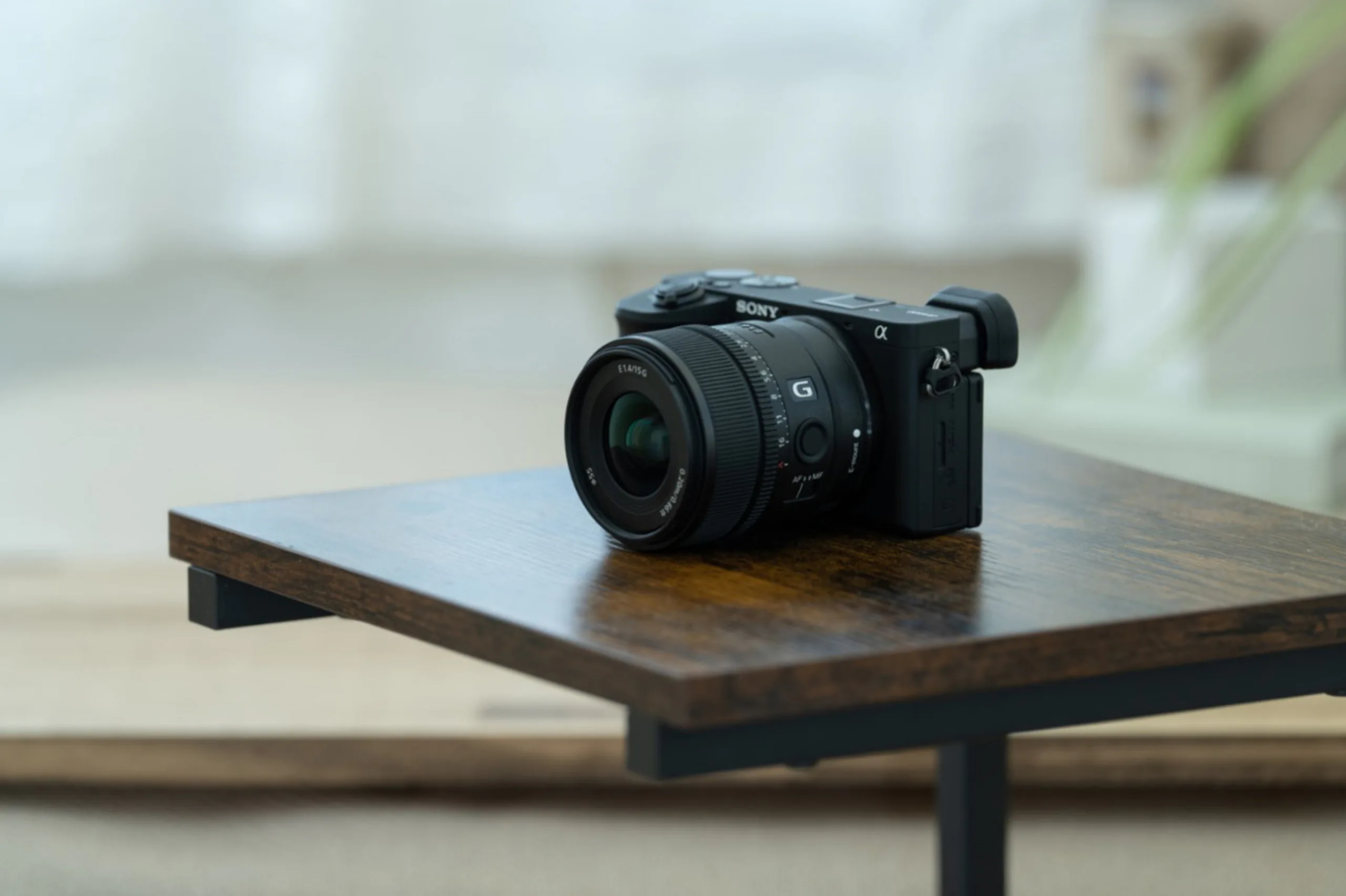 Sony ra mắt bộ ba ống kính góc rộng ngàm E cho máy ảnh APS-C: PZ 10-20mm F4 G, E 15mm F1.4 G và E 11mm F1.8