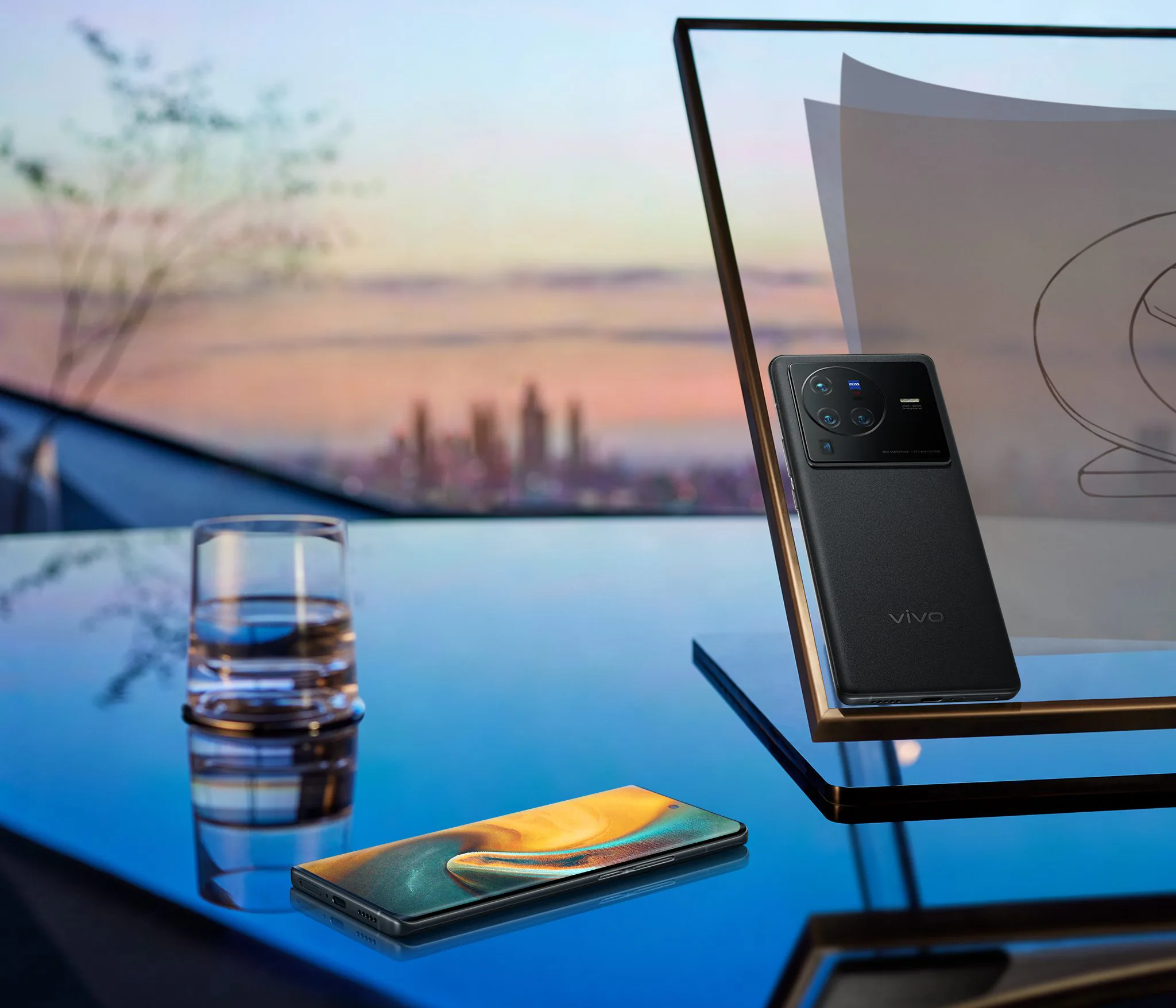 vivo Việt Nam ra mắt dòng flagship X80 series hợp tác chiến lược với ZEISS định nghĩa lại trải nghiệm chuẩn điện ảnh