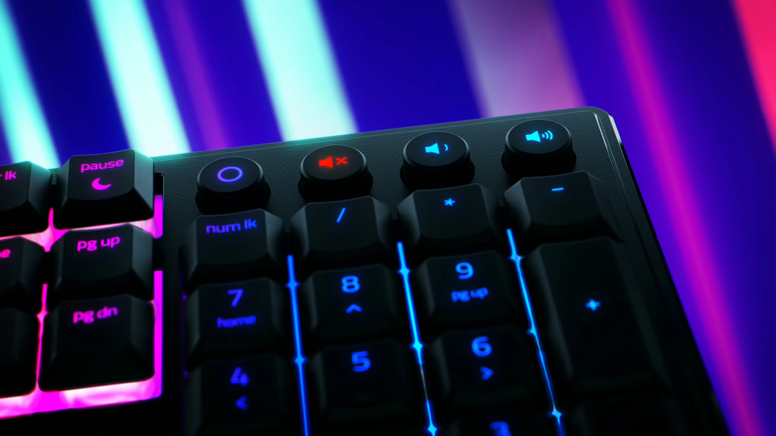 Razer ra mắt Ornata V3 - Bàn phím công thái học low profile mới sử dụng phím mecha-membrane