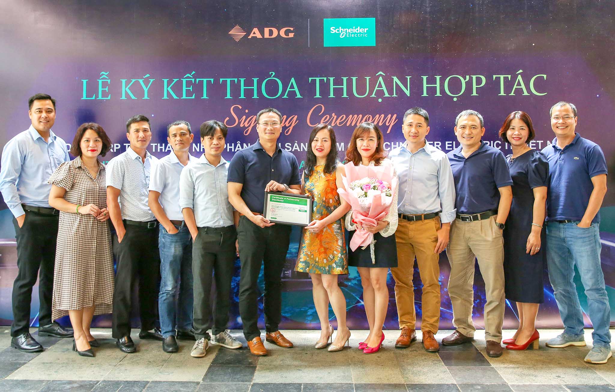 ADG chính thức trở thành nhà phân phối sản phẩm của Schneider Electric IT Việt Nam