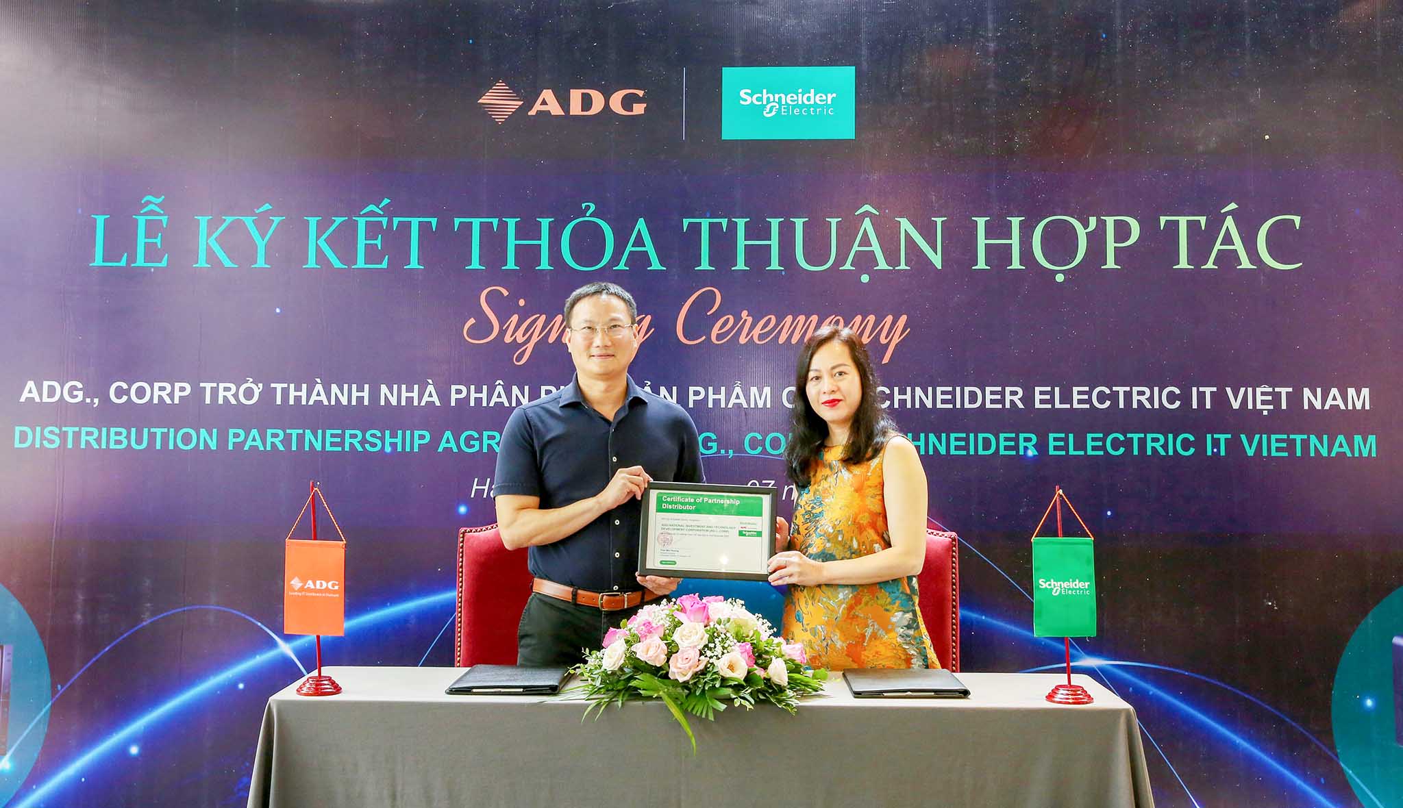 ADG chính thức trở thành nhà phân phối sản phẩm của Schneider Electric IT Việt Nam