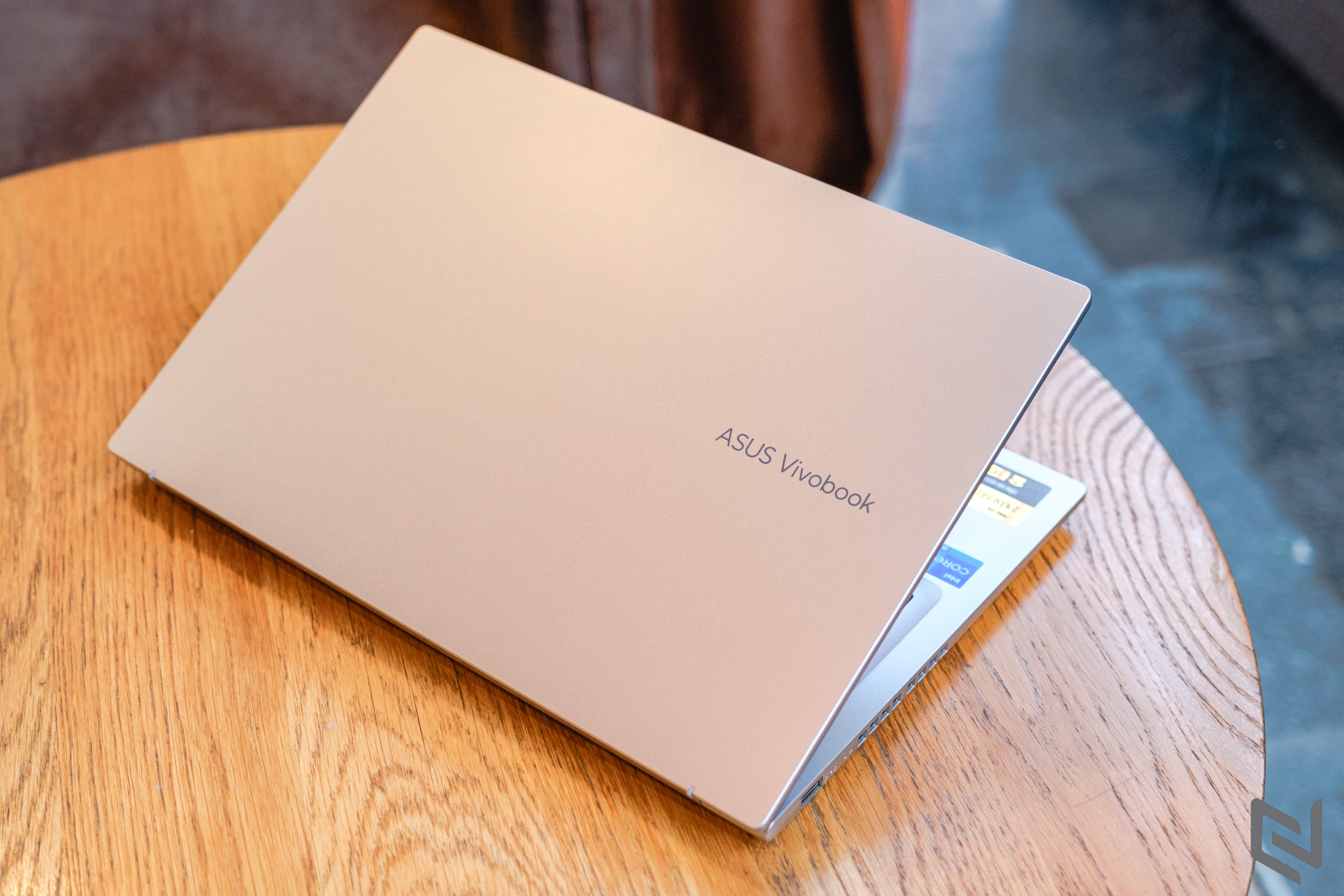Trên tay ASUS Vivobook 14X OLED – Laptop làm việc mỏng nhẹ và mạnh mẽ nhất phân khúc
