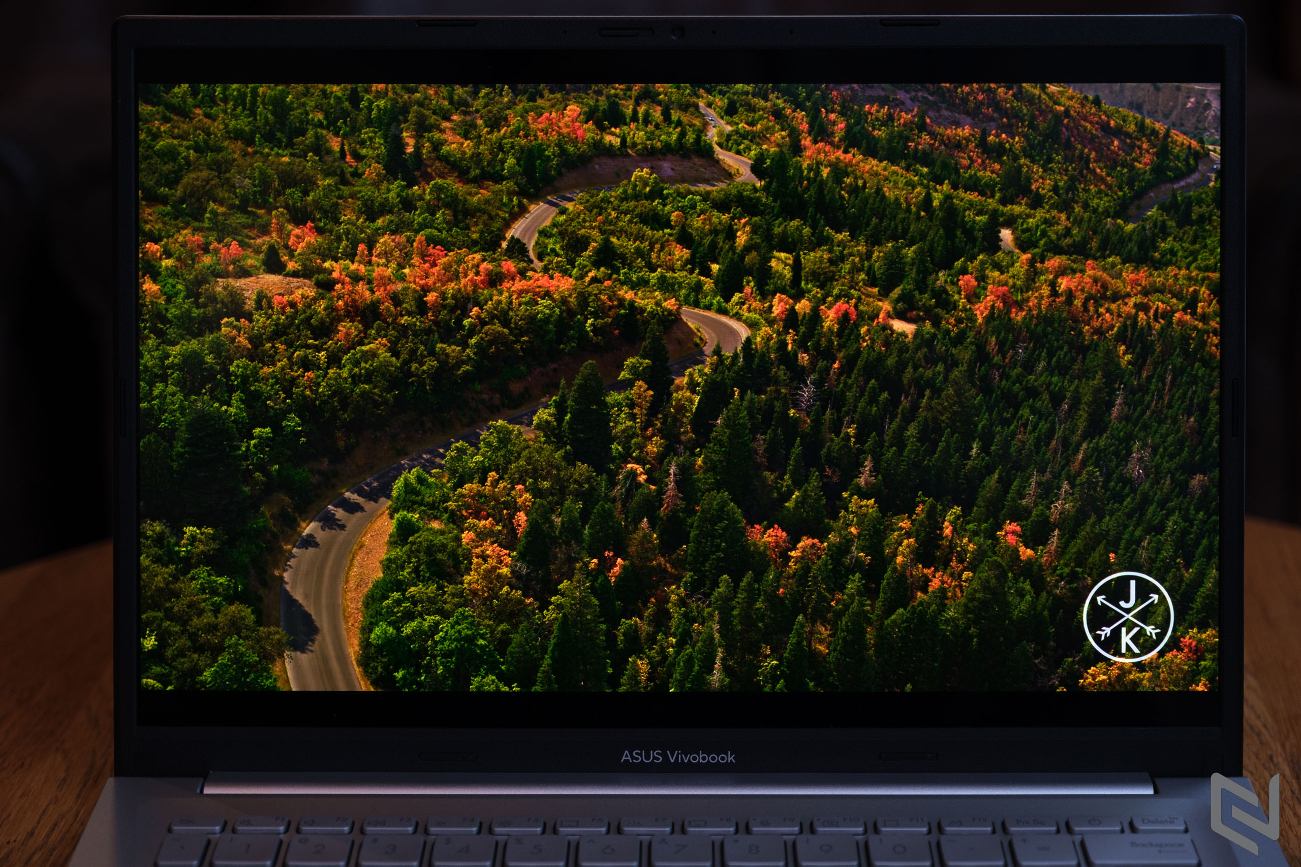 Trên tay ASUS Vivobook 14X OLED - Laptop làm việc mỏng nhẹ và mạnh mẽ nhất phân khúc
