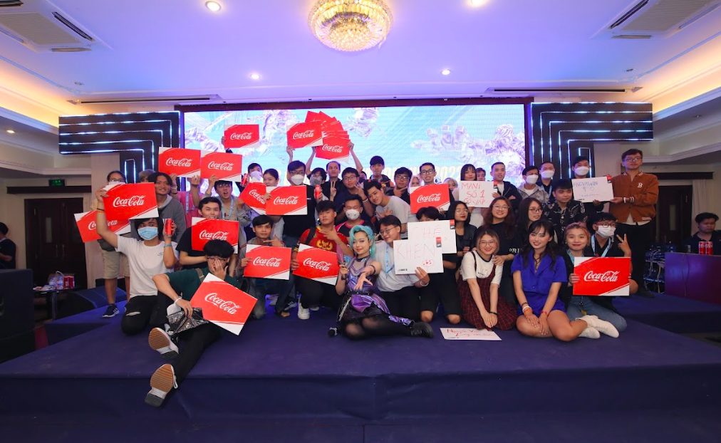 Coca-Cola cùng fan esport hào hứng cổ vũ Chung Kết Thế Giới Tốc Chiến ICONS GLOBAL CHAMPIONSHIP 2022