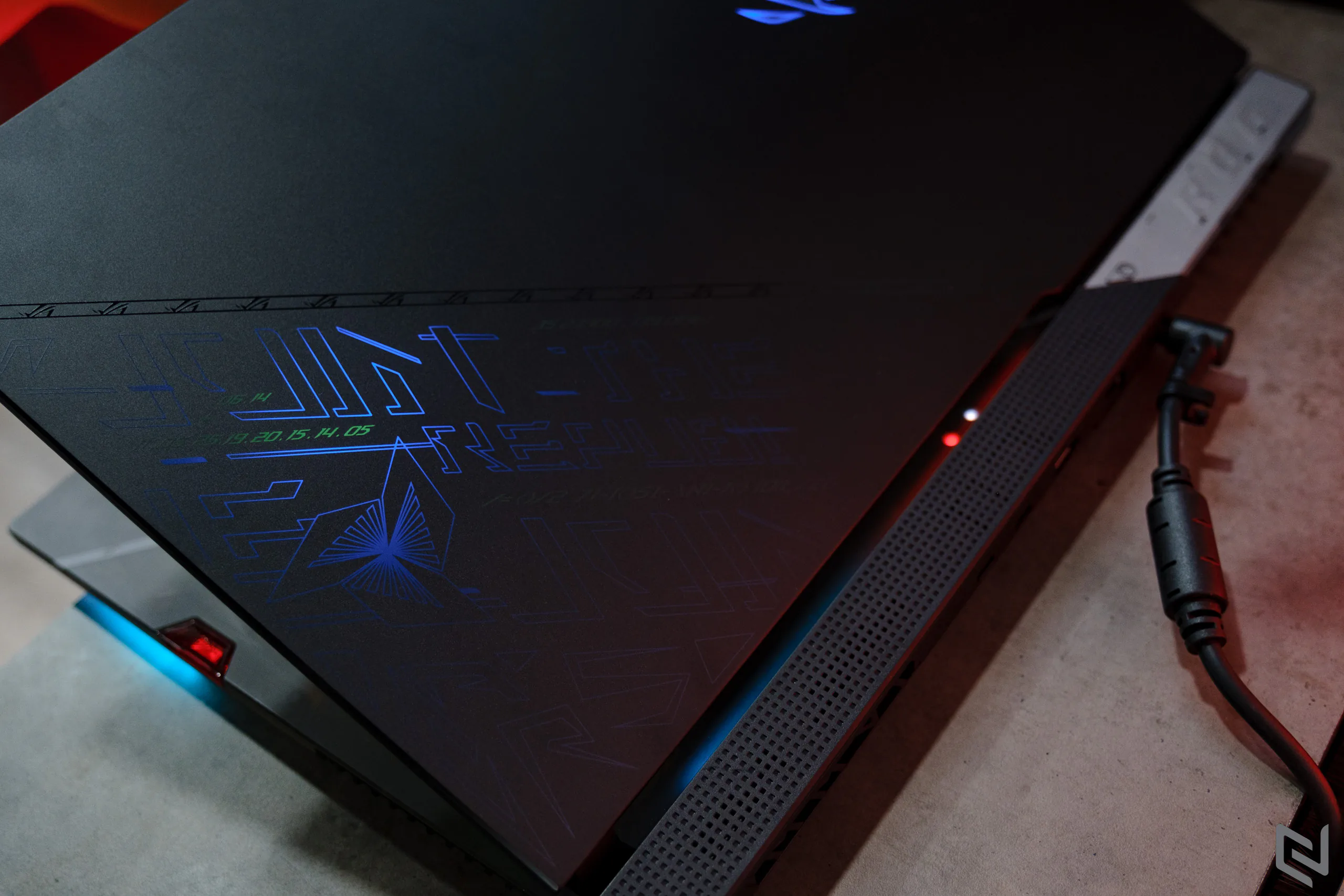 Trên tay ASUS ROG Strix SCAR 17 SE, chiếc laptop gaming trang bị vi xử lý Intel Alder Lake HX tại Việt Nam