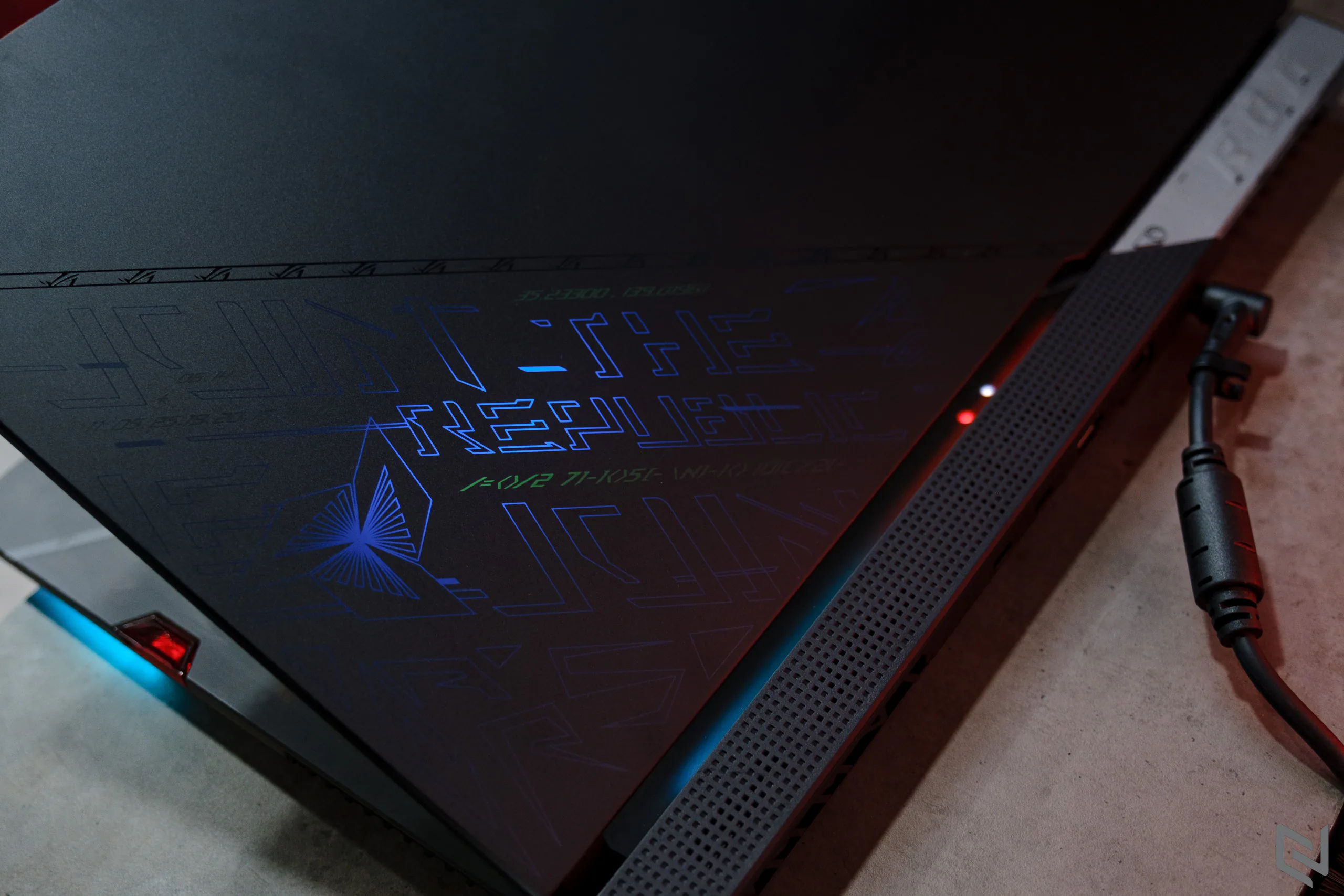 Trên tay ASUS ROG Strix SCAR 17 SE, chiếc laptop gaming trang bị vi xử lý Intel Alder Lake HX tại Việt Nam