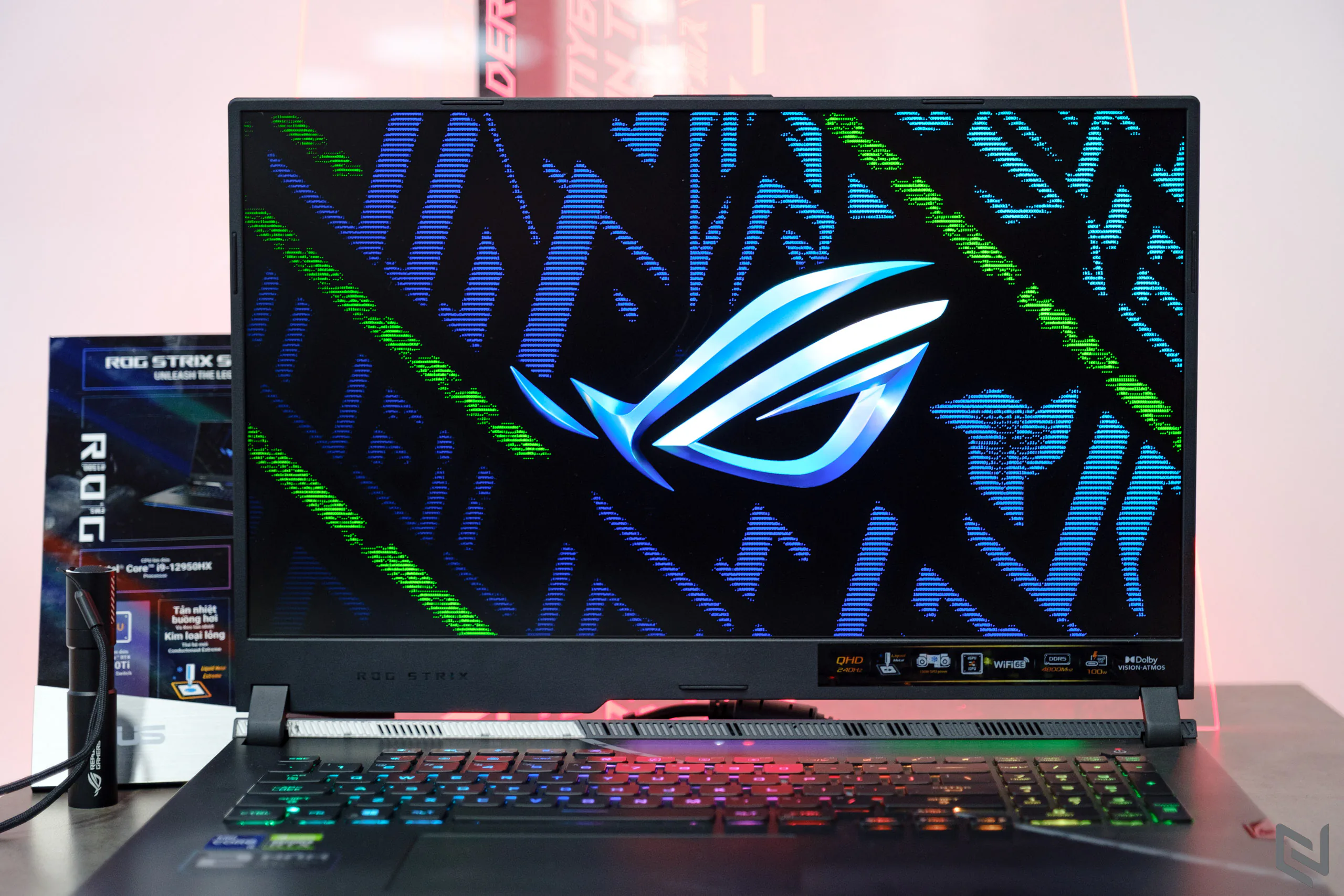 Trên tay ASUS ROG Strix SCAR 17 SE, chiếc laptop gaming trang bị vi xử lý Intel Alder Lake HX tại Việt Nam